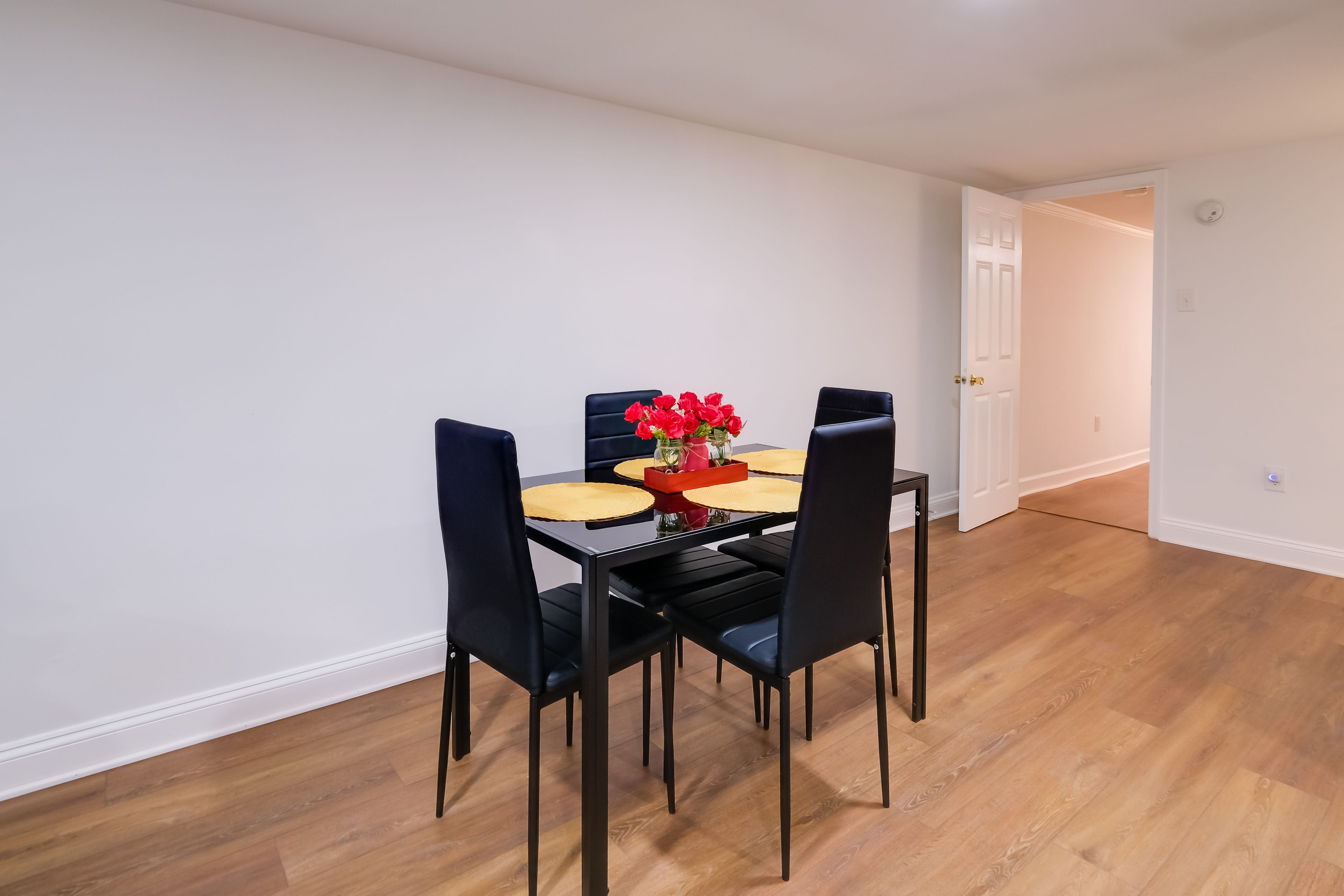 Dining Area | Dishware & Flatware Provided