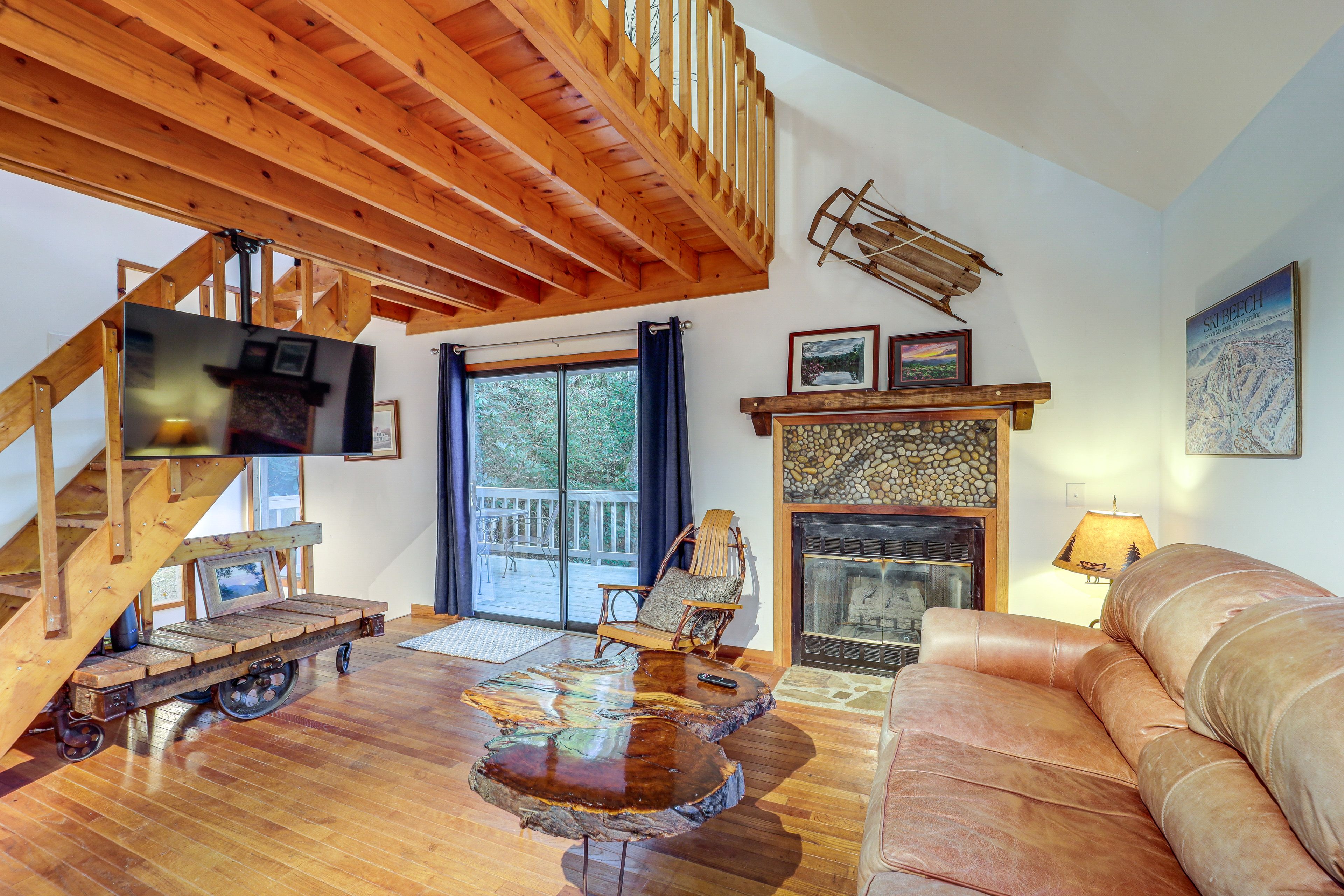 Living Room | Smart TV | Fireplace | 1st Floor