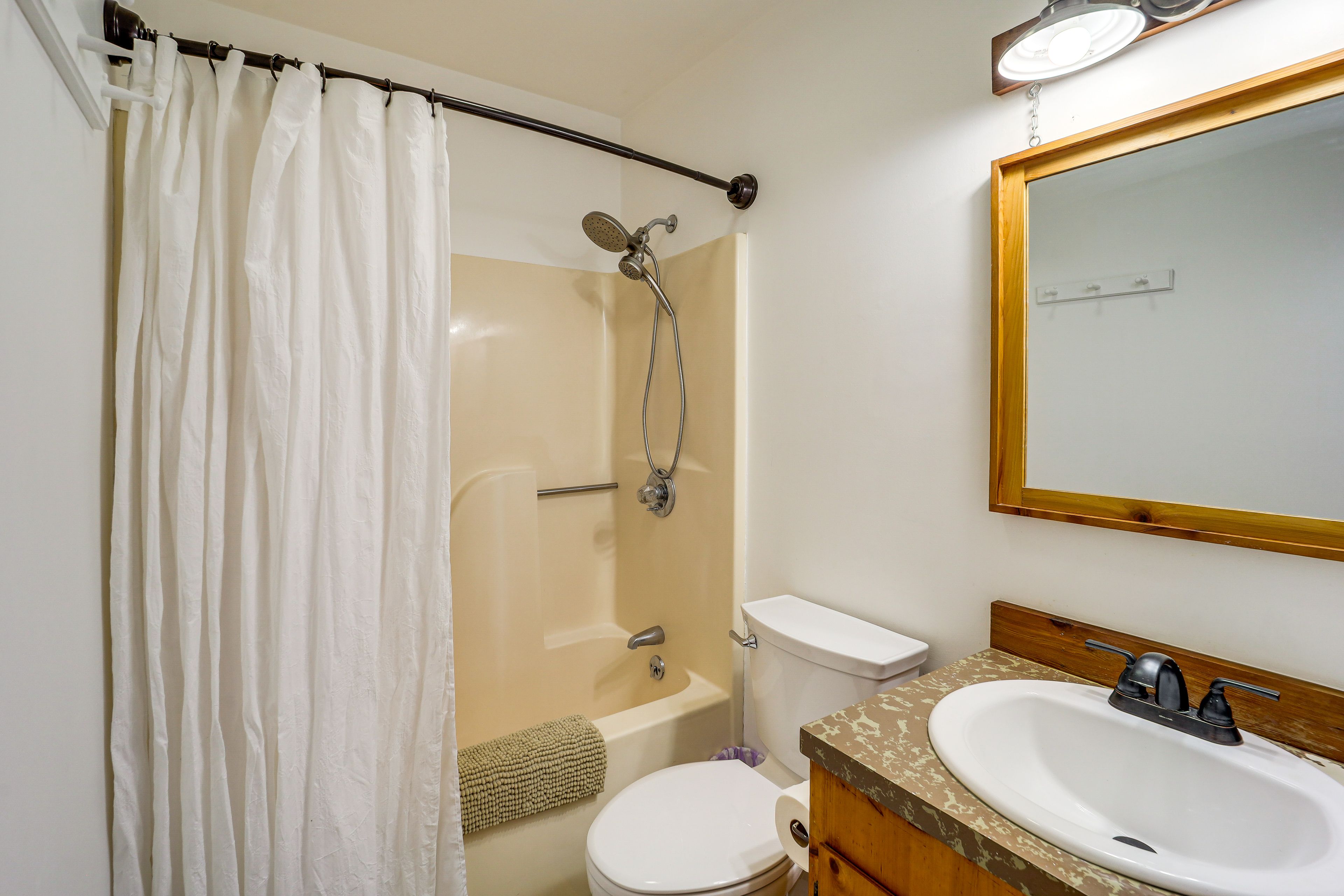 Bathroom | 1st Floor