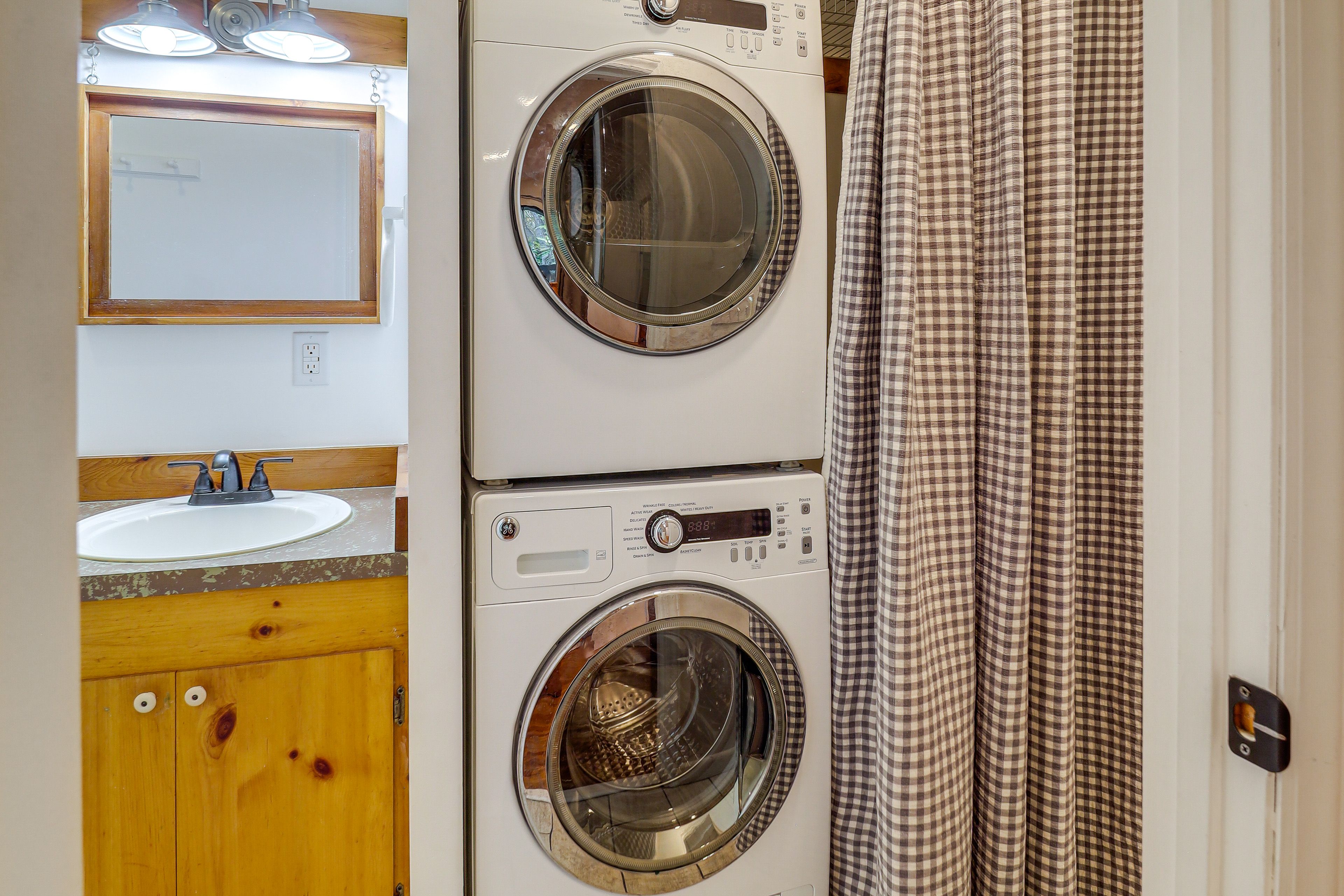 Washer/Dryer | Basement Level