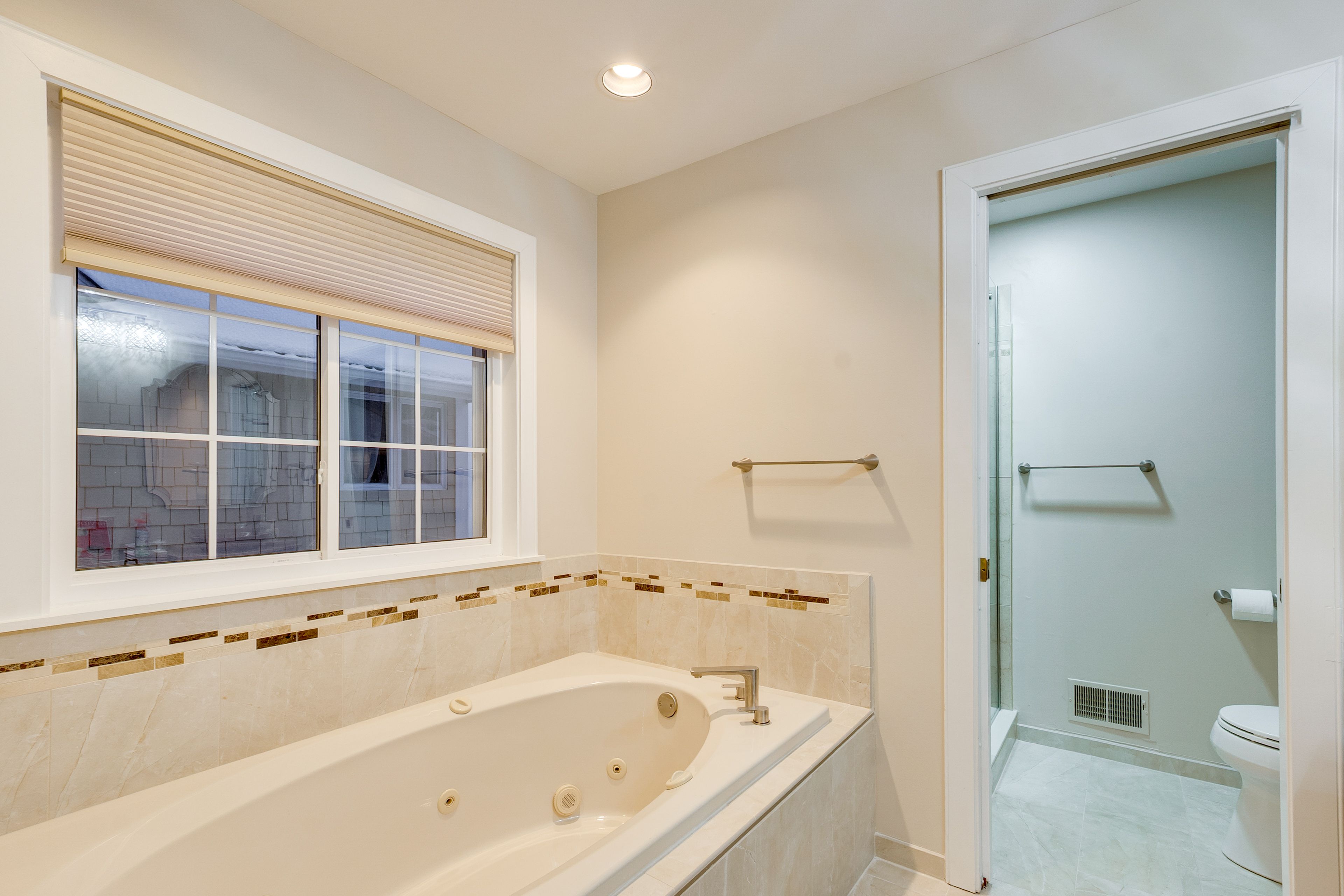 Full Bathroom | 1st Floor