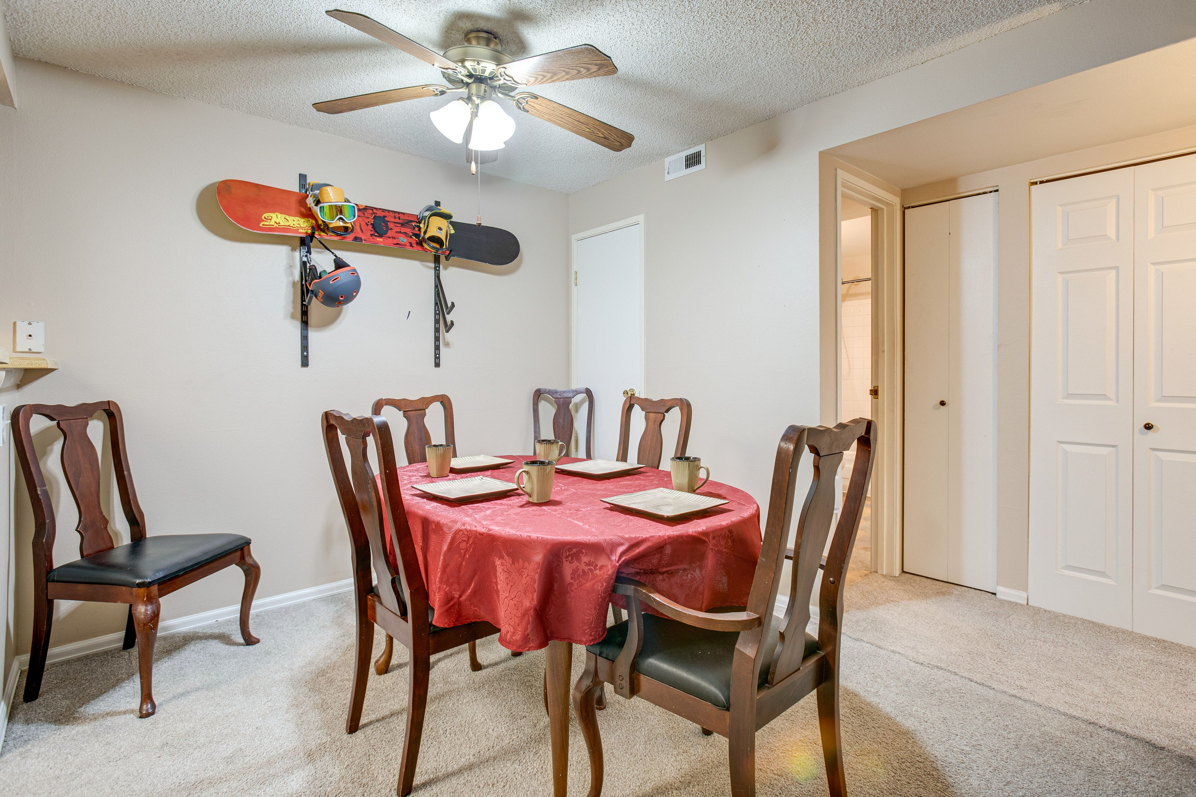 Dining Area | Dishware & Flatware