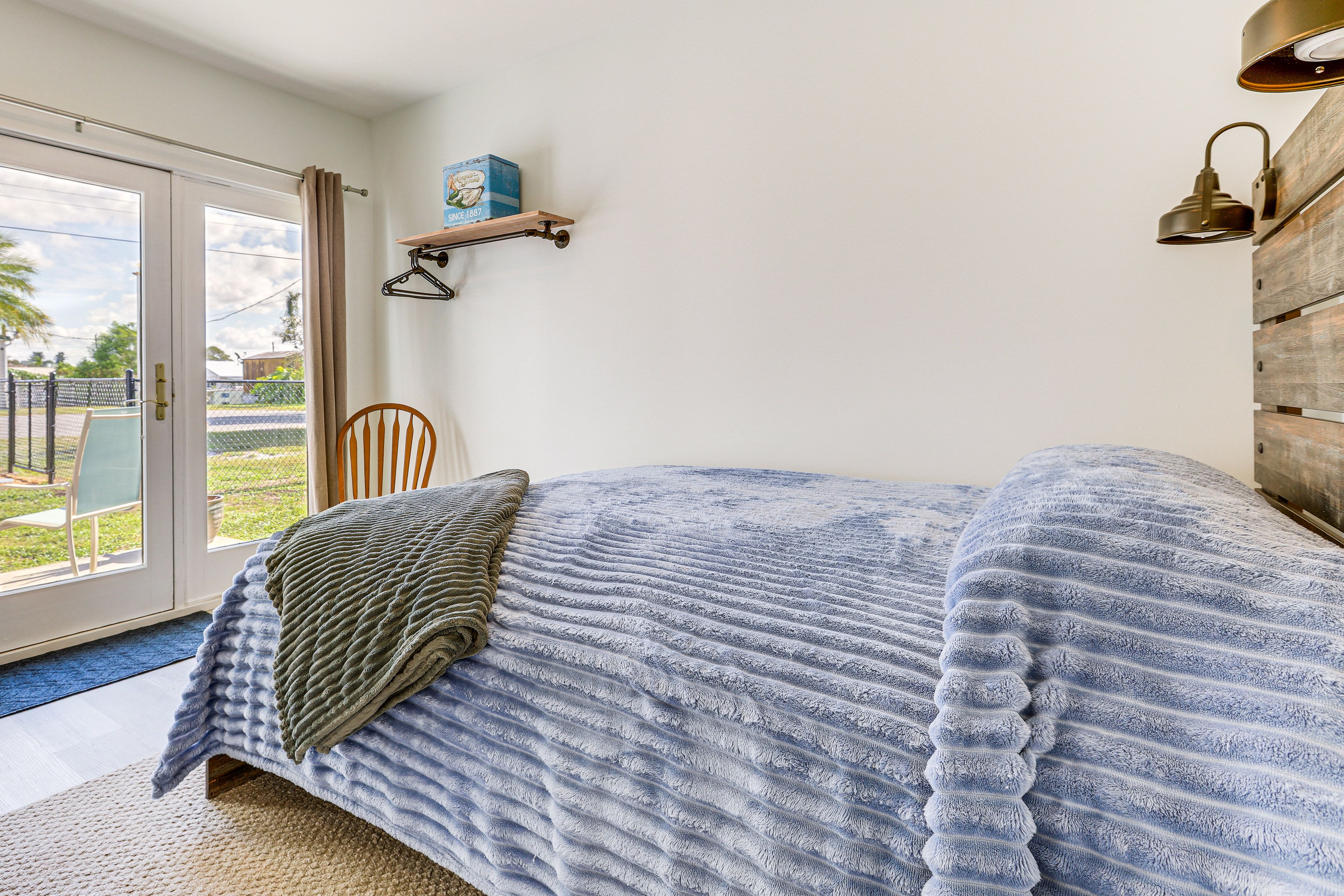 Bedroom 2 | Queen Bed