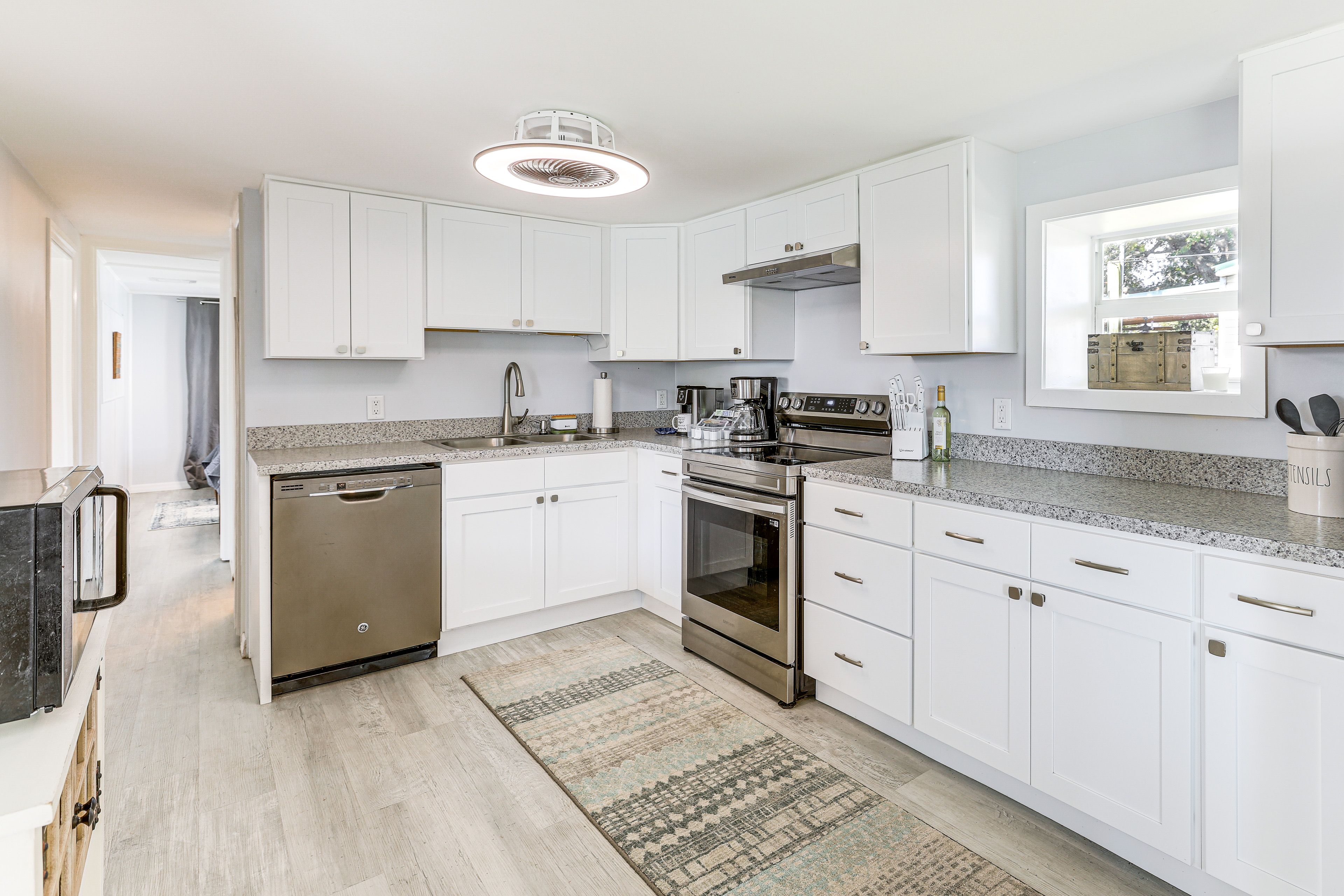 Kitchen | Cooking Basics | Drip & Pod Coffee Makers | Microwave | Toaster