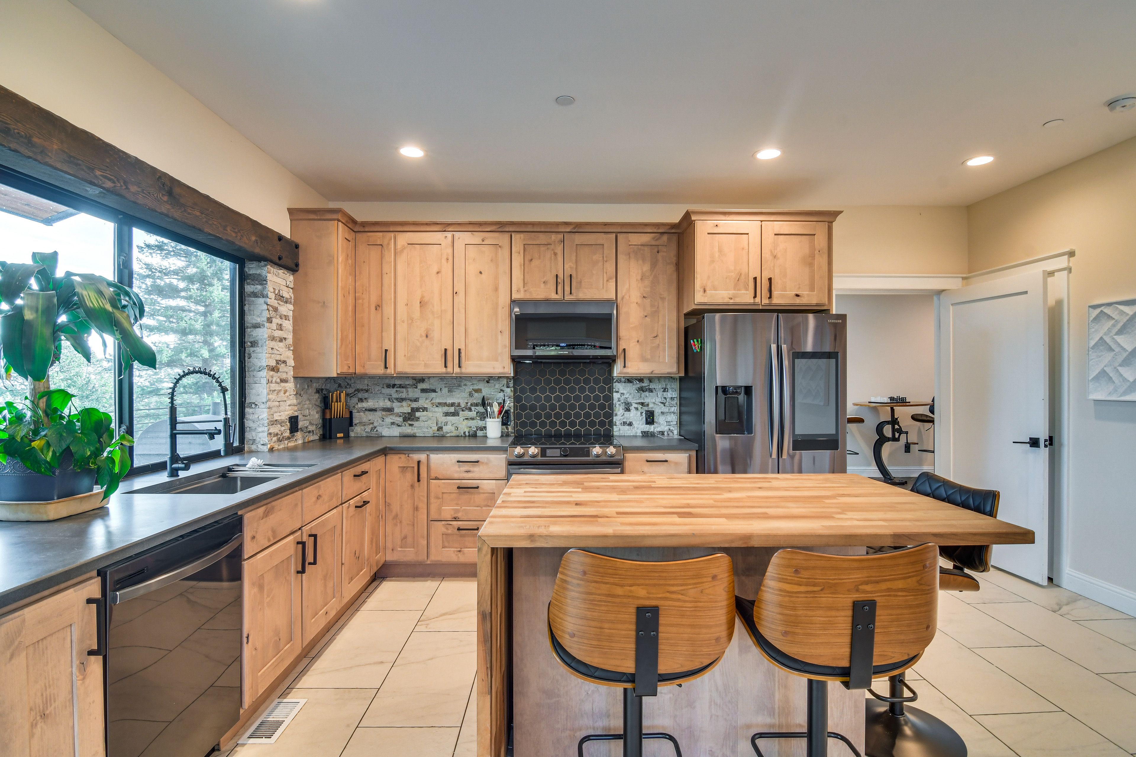 Kitchen 1 | Toaster | Main Level