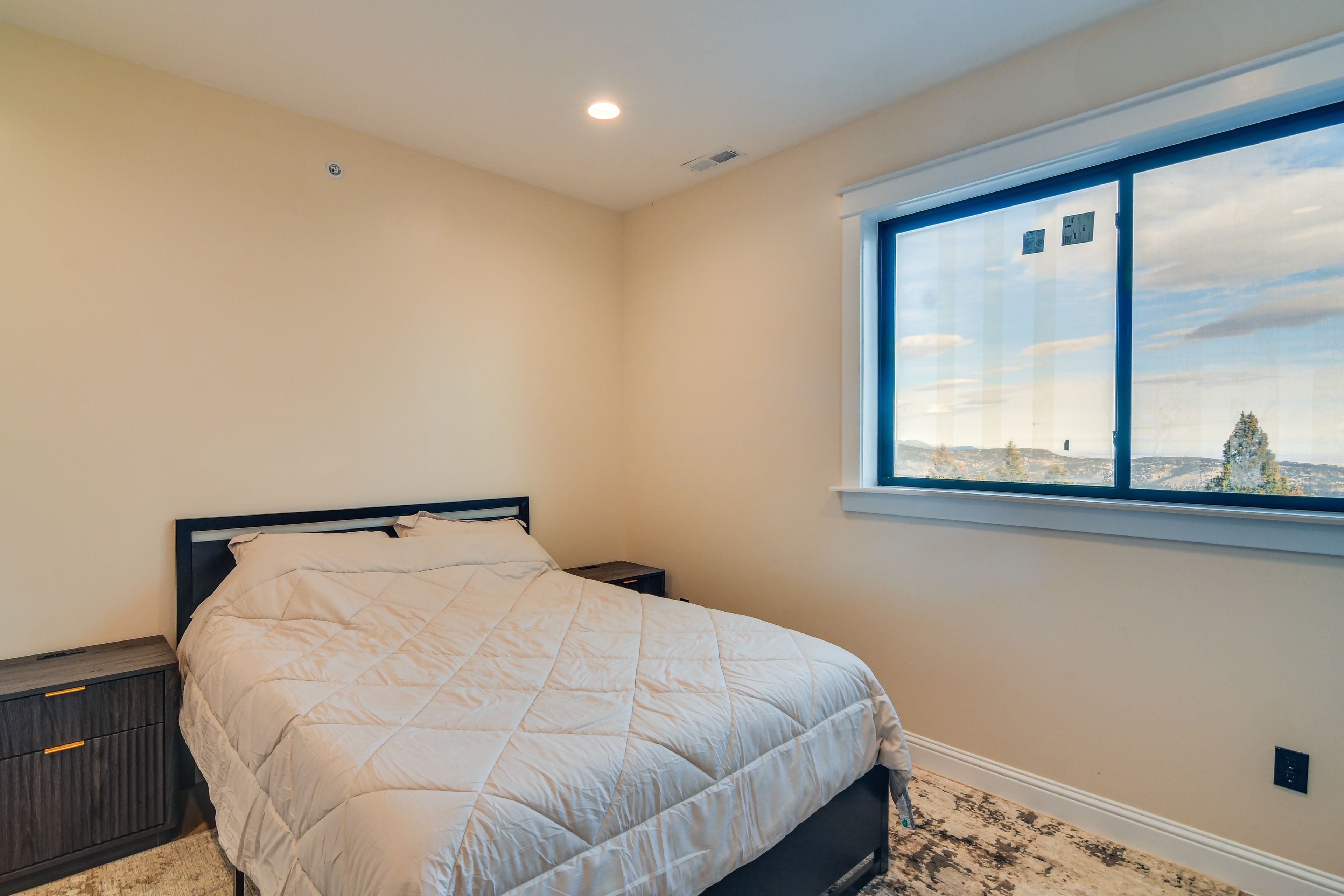 Bedroom 2 | Queen Bed | Upper Level