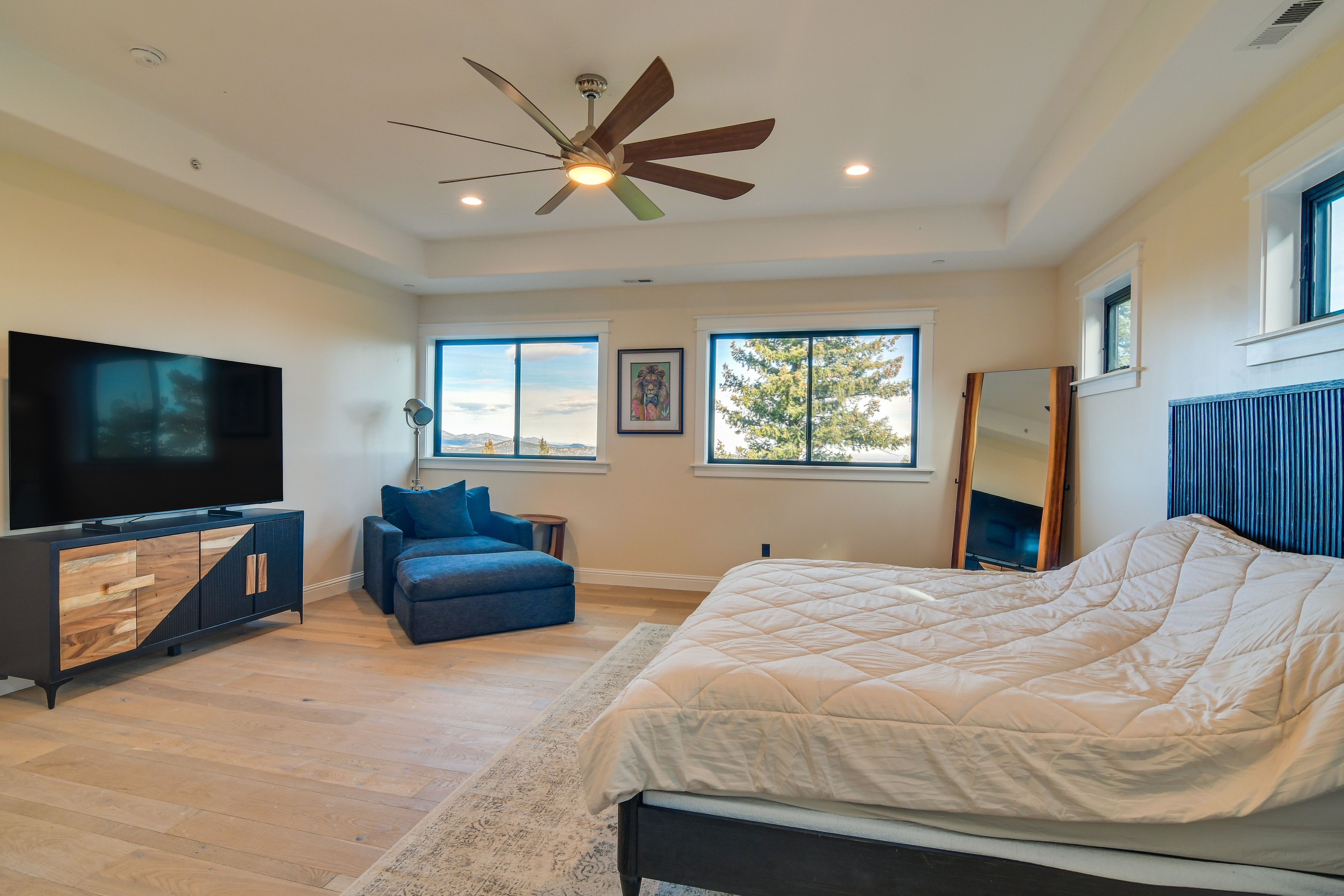 Bedroom 1 | King Bed | Upper Level