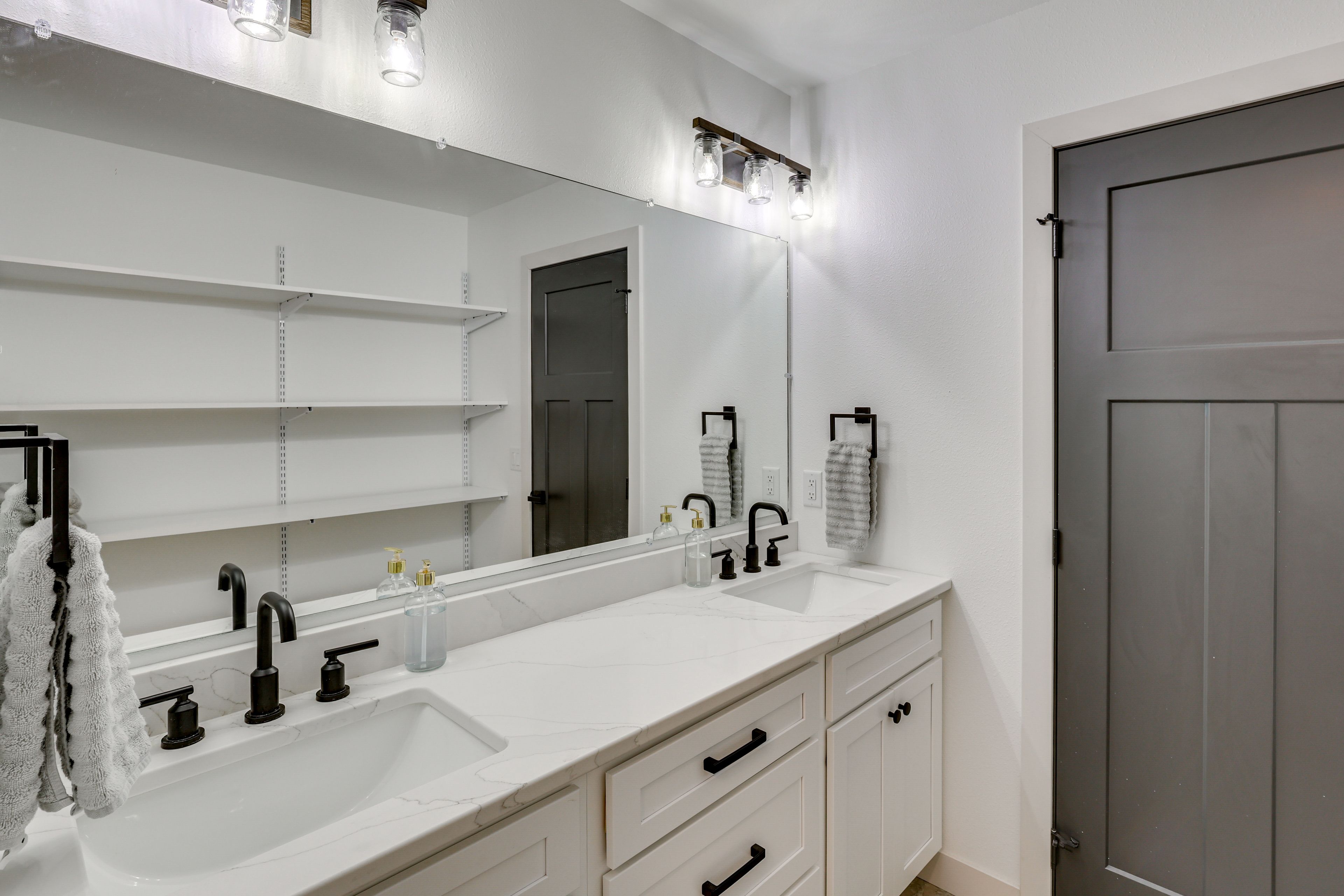 En-Suite Bathroom | 1st Floor | Towels Provided