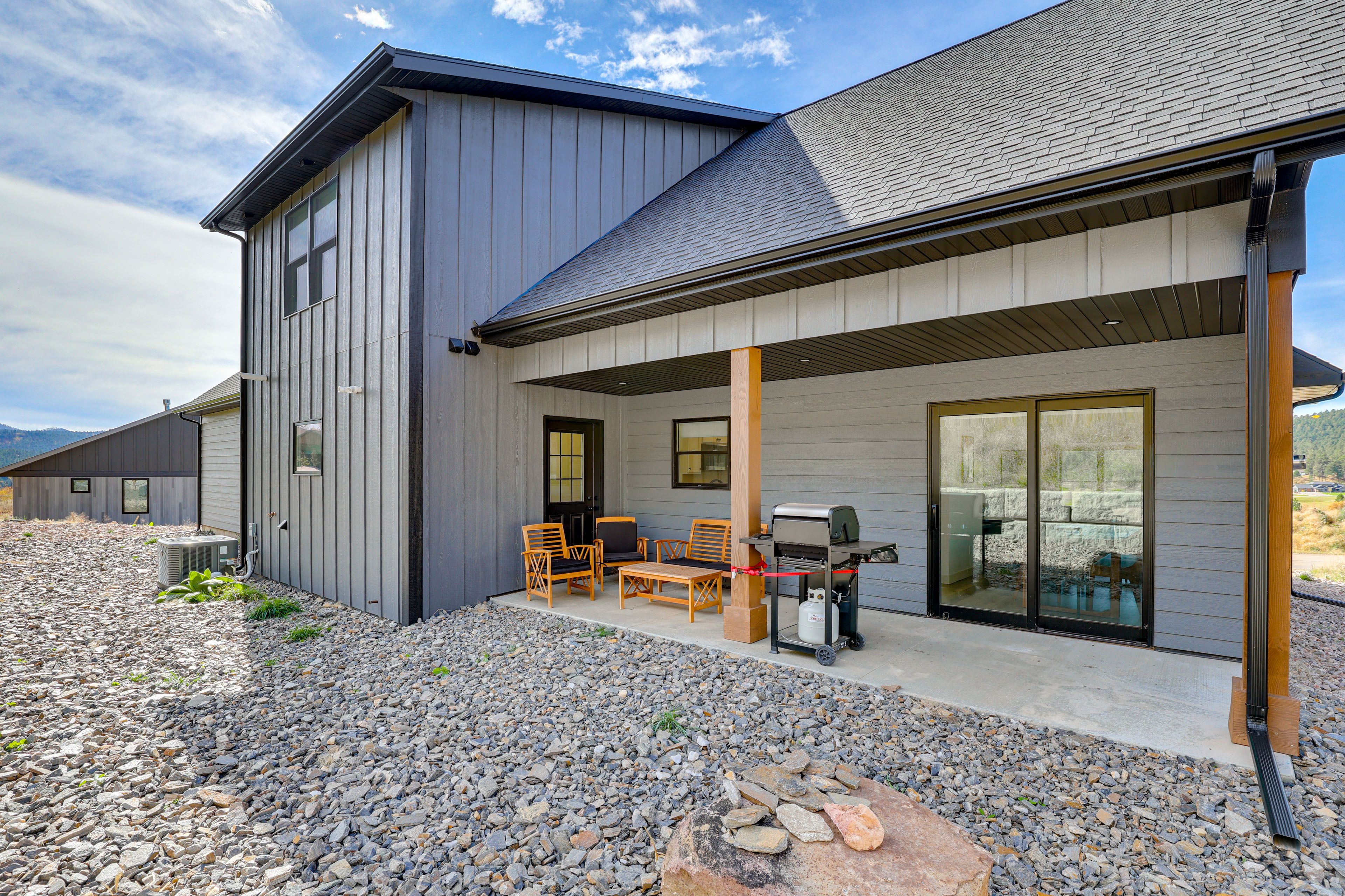 Furnished Patio | Gas Grill