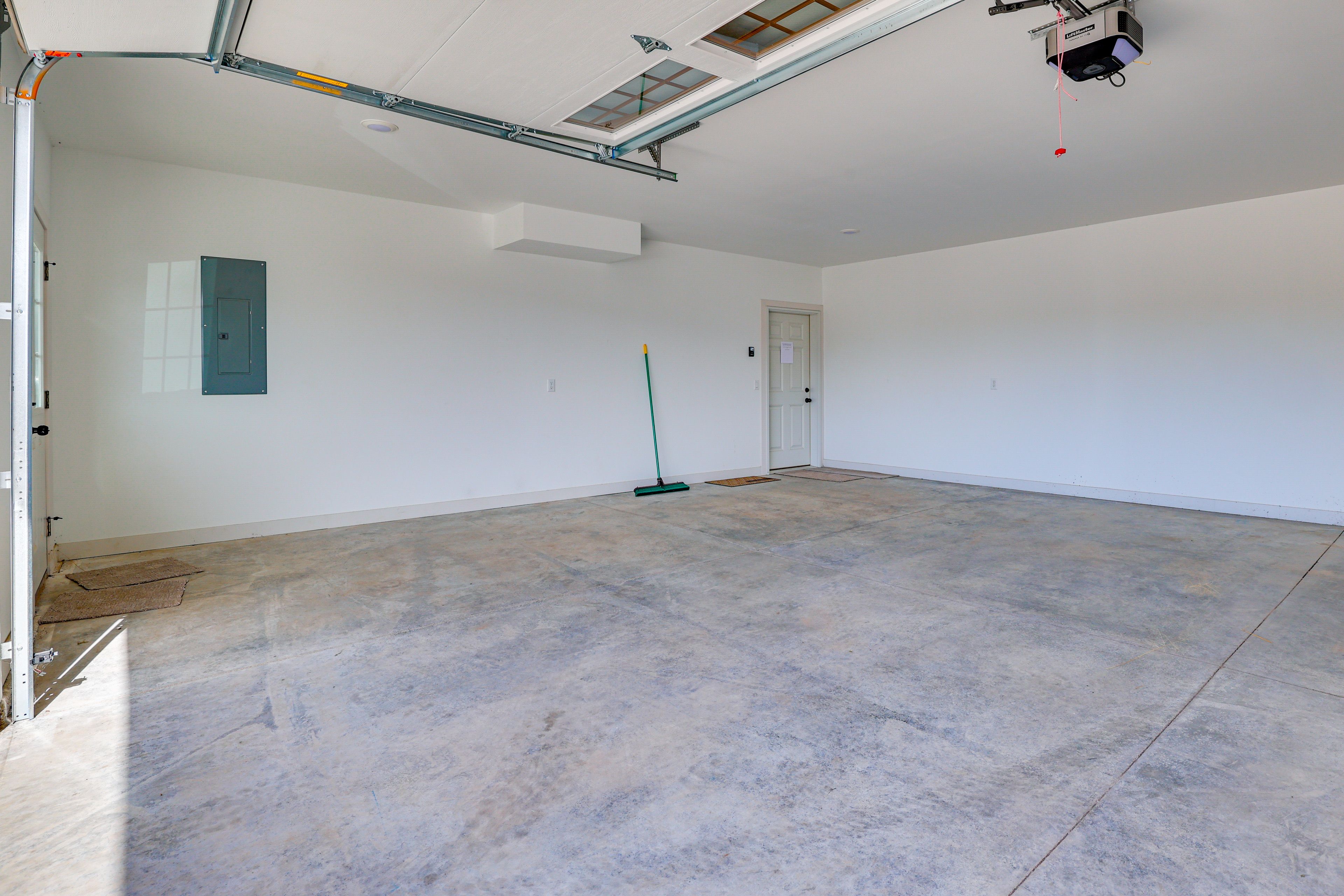 Parking | Garage (2 Vehicles) | Driveway (2 Vehicles)