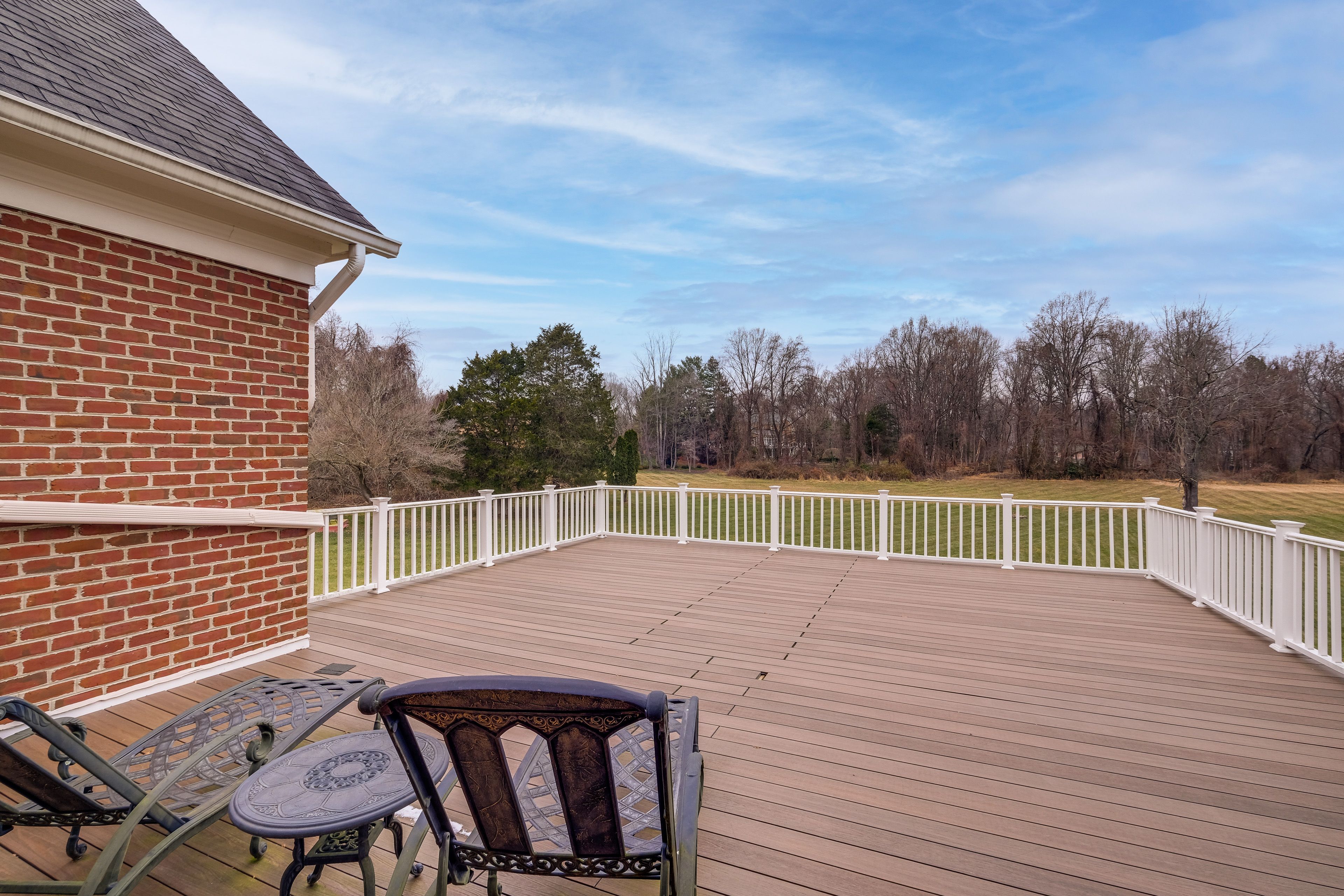 Private Upper Deck | Lounge Seating