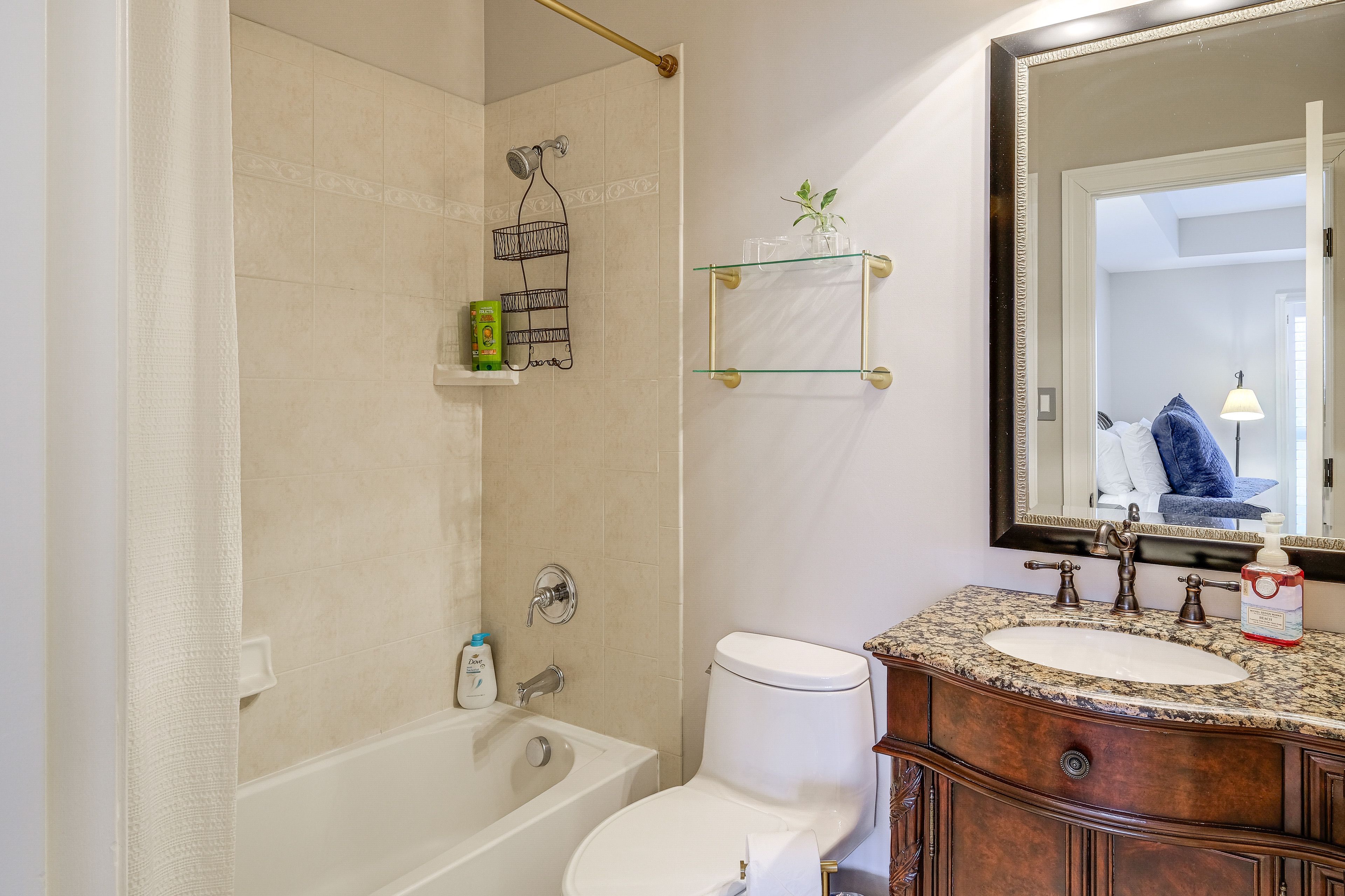 En-Suite Bathroom | 2nd Floor