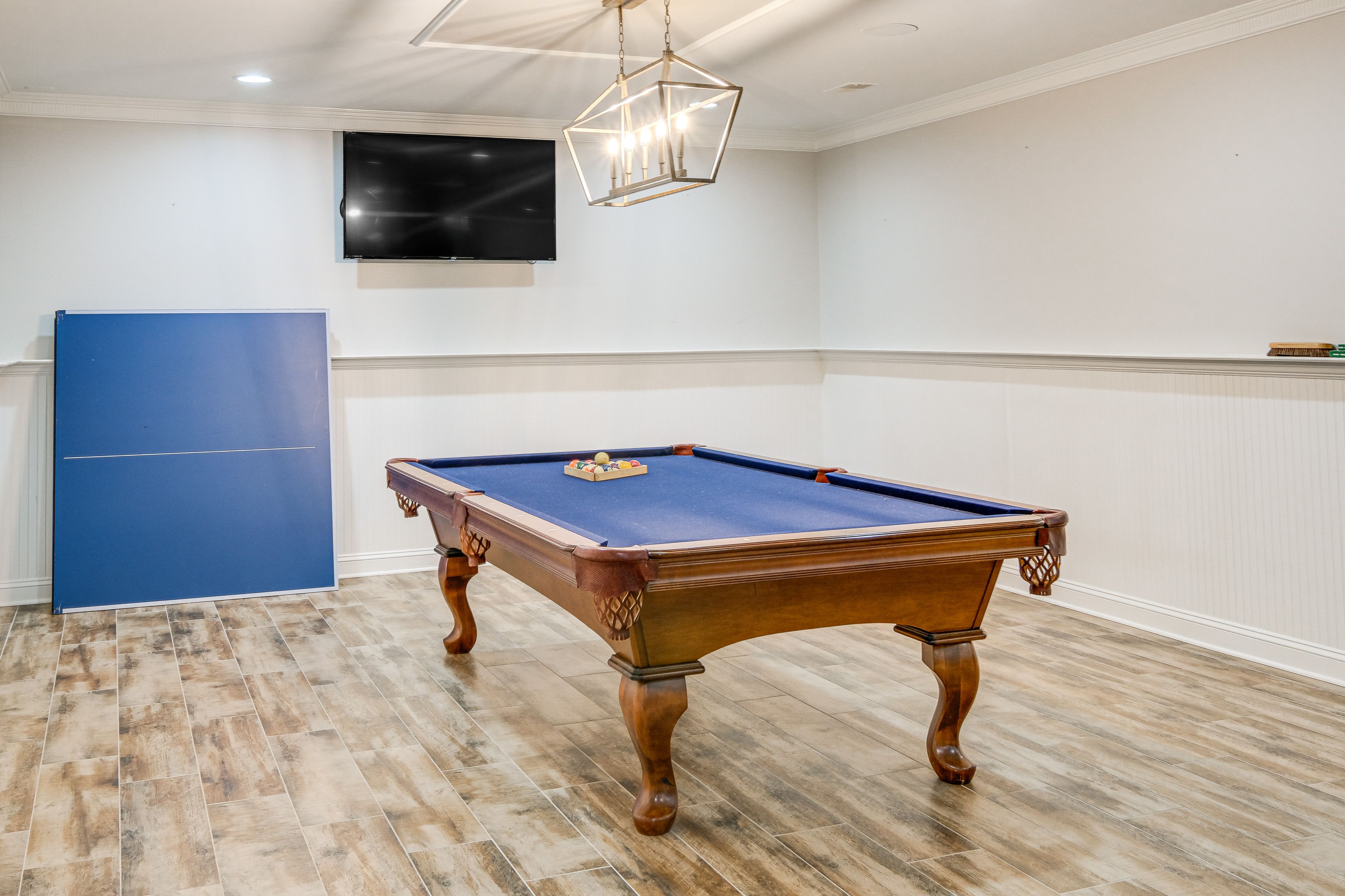 Game Room | Pool Table | Smart TV | Basement Level