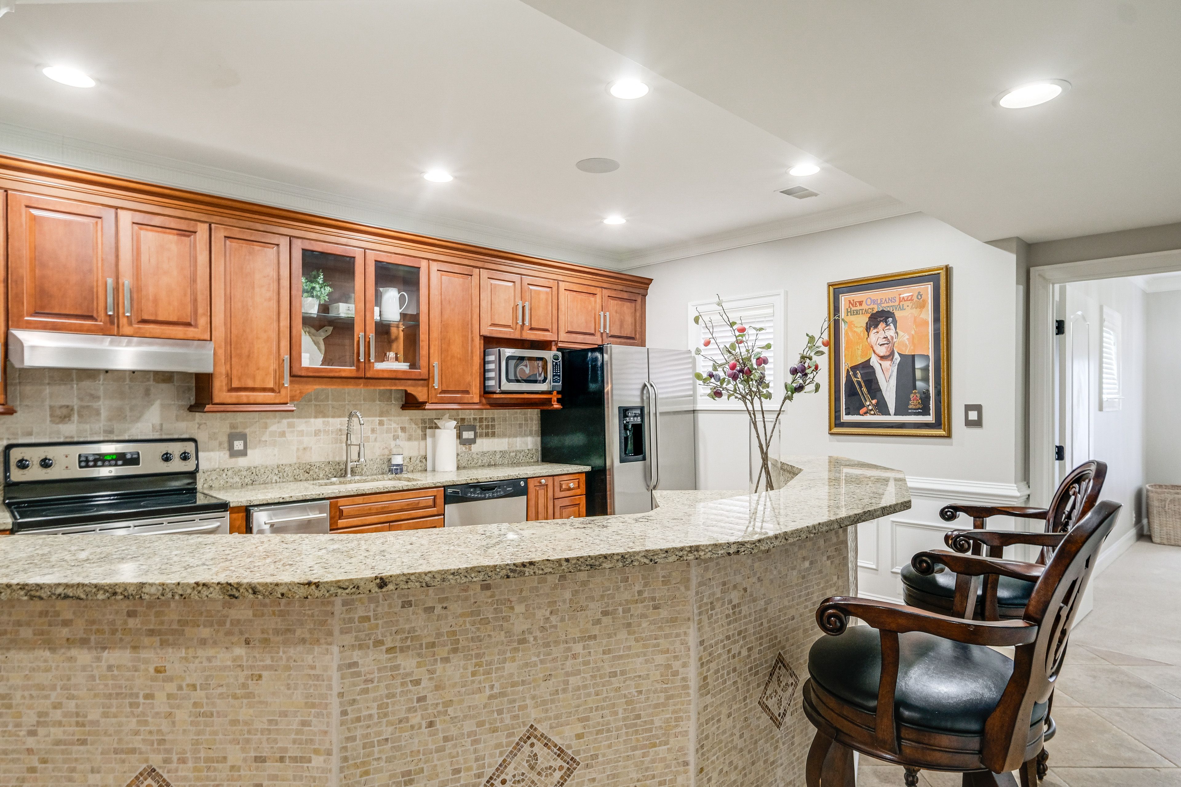 Kitchen | Cooking Basics | Bar Seating | Basement Level