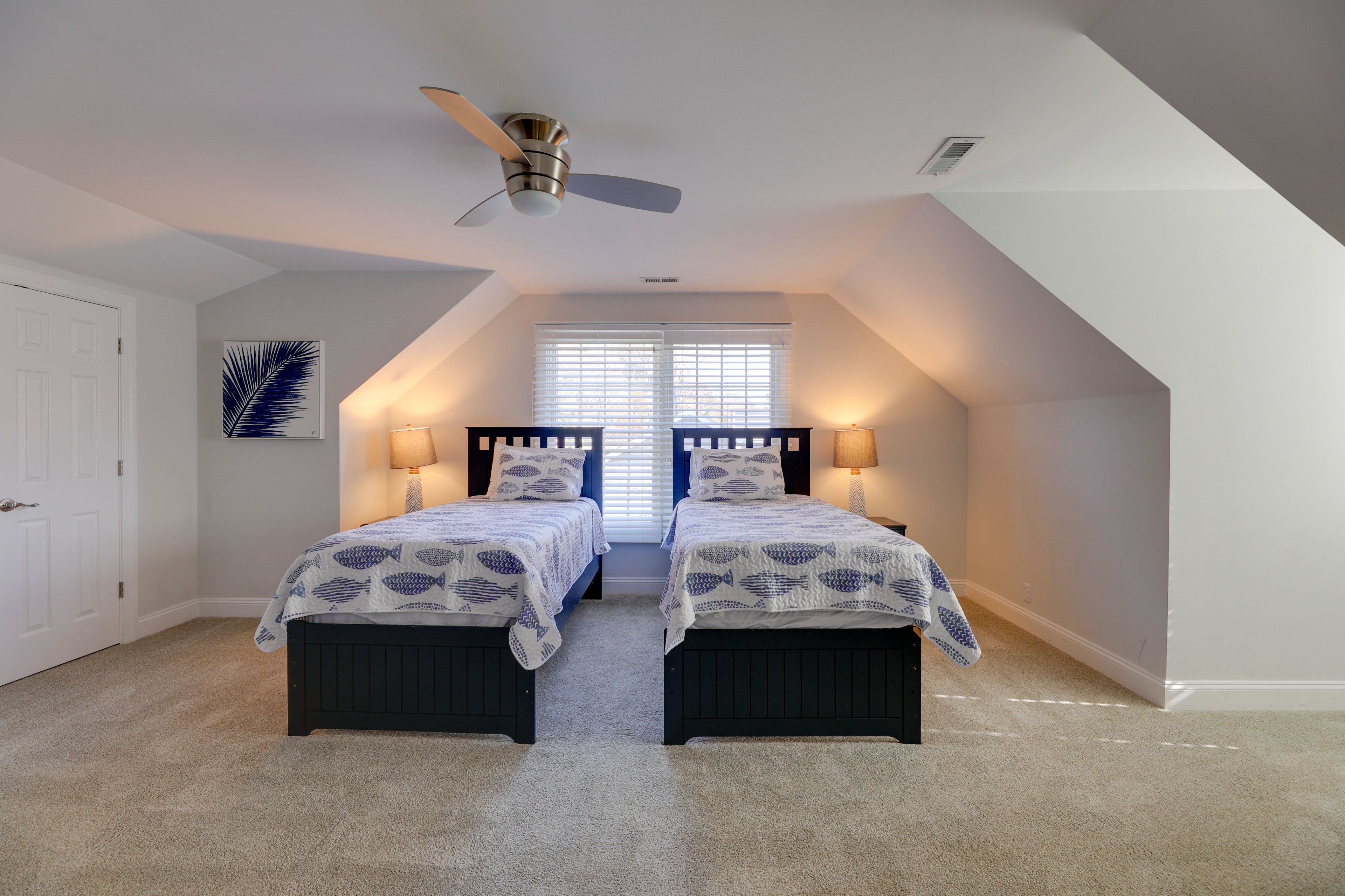 Bedroom 7 | 2 Twin Beds | 3rd Floor