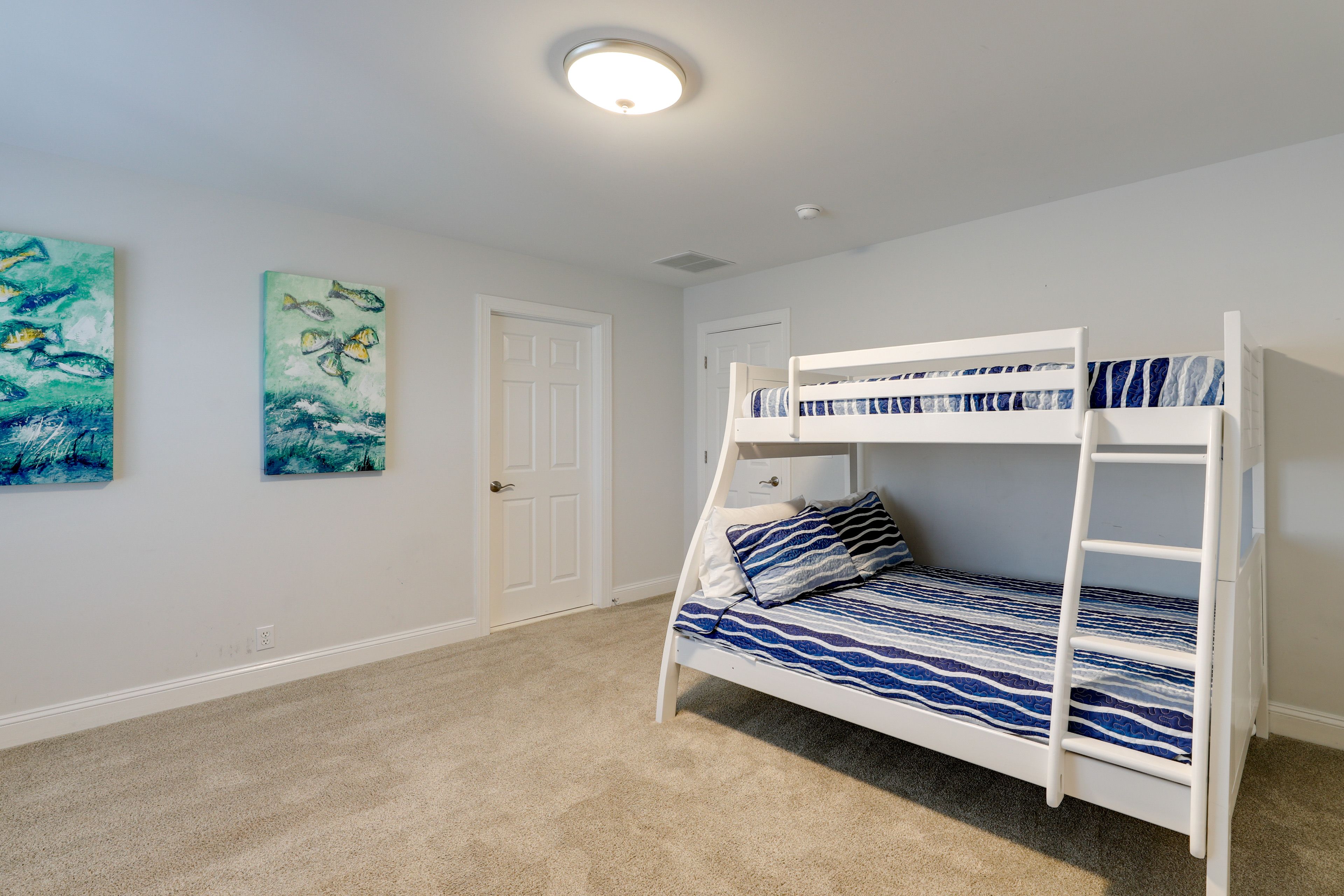 Bedroom 2 | Twin/Full Bunk Bed | 1st Floor