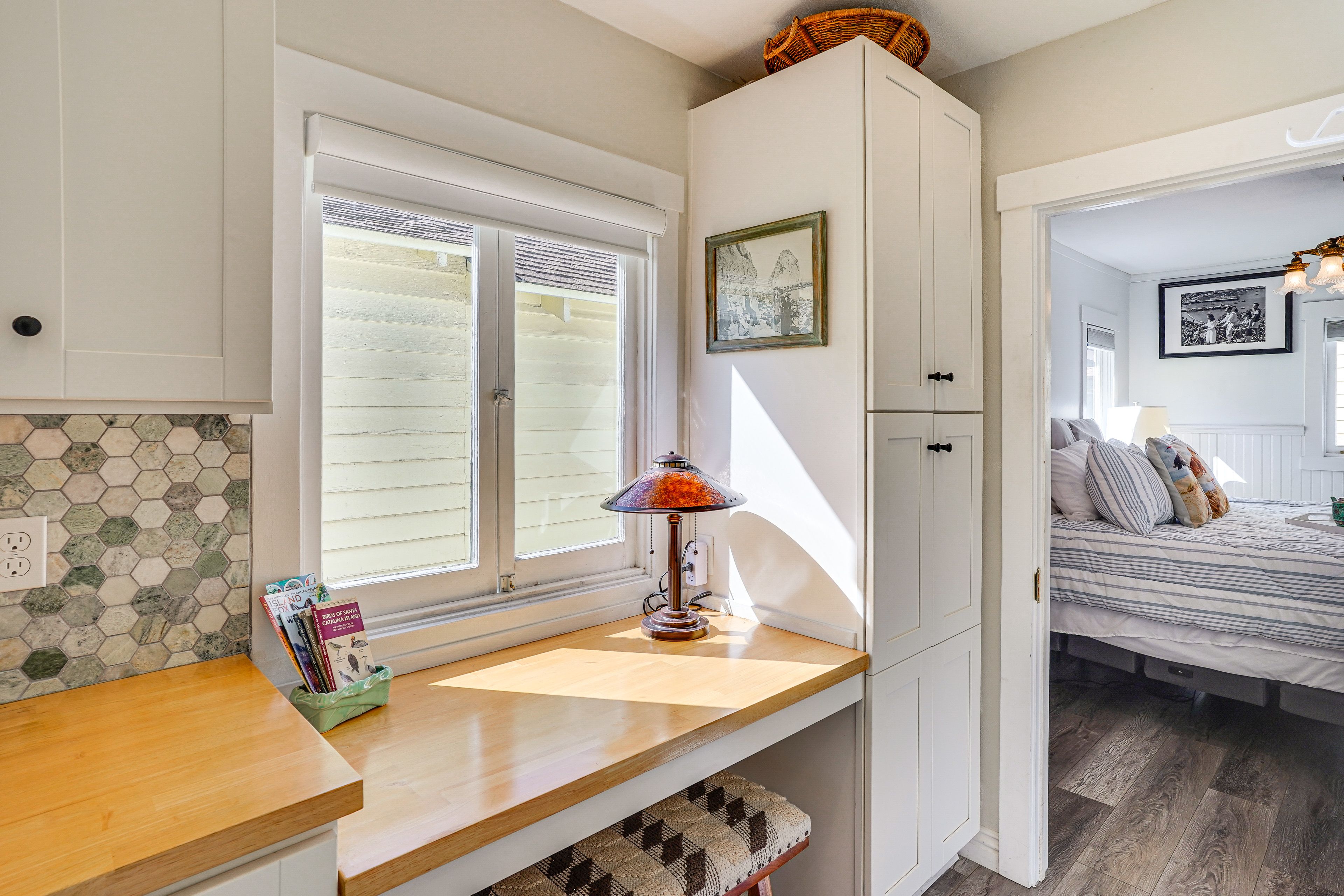 Laptop Workspace | Free WiFi