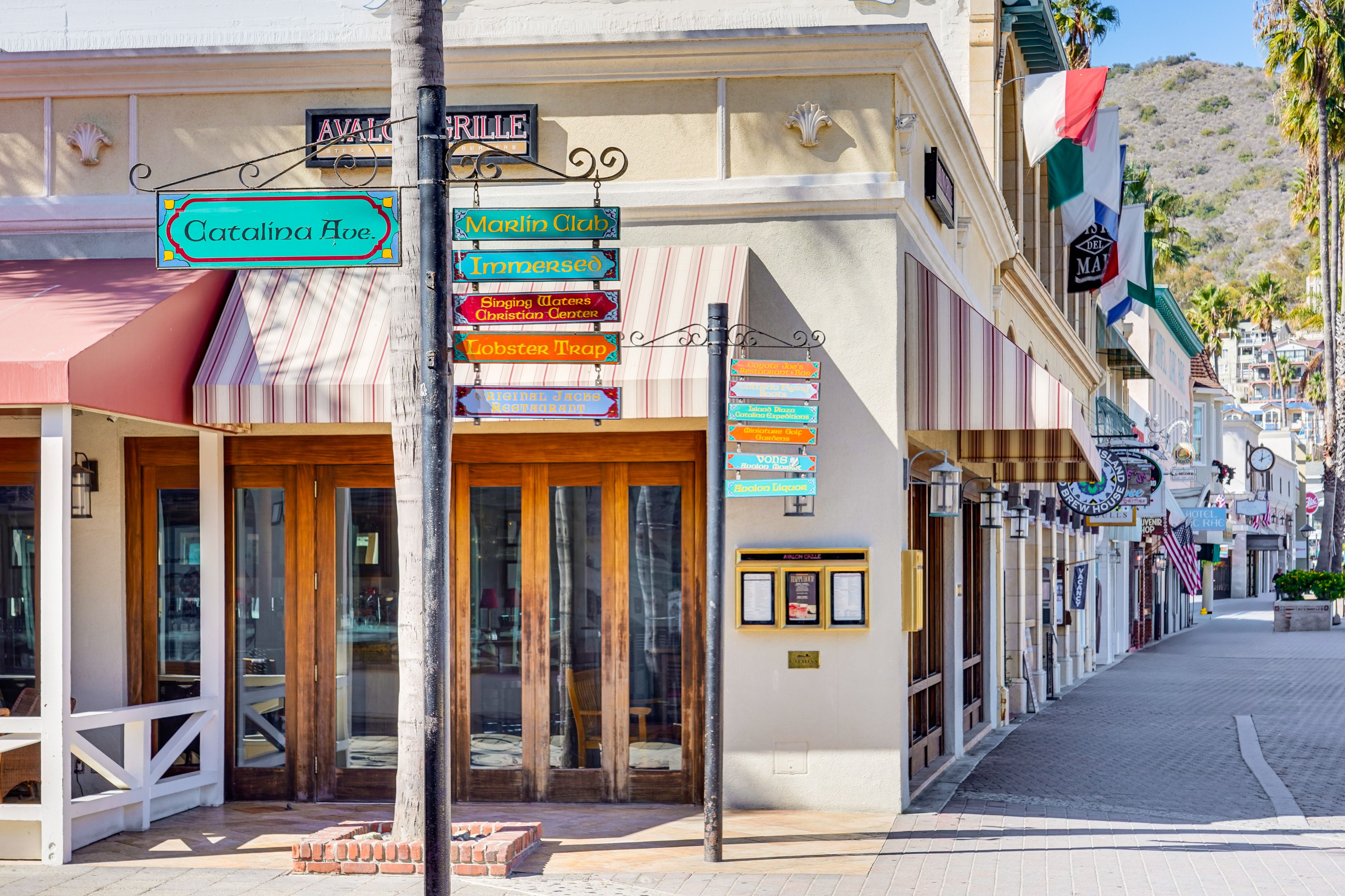 Walk to Catalina Ave Shops & Eats