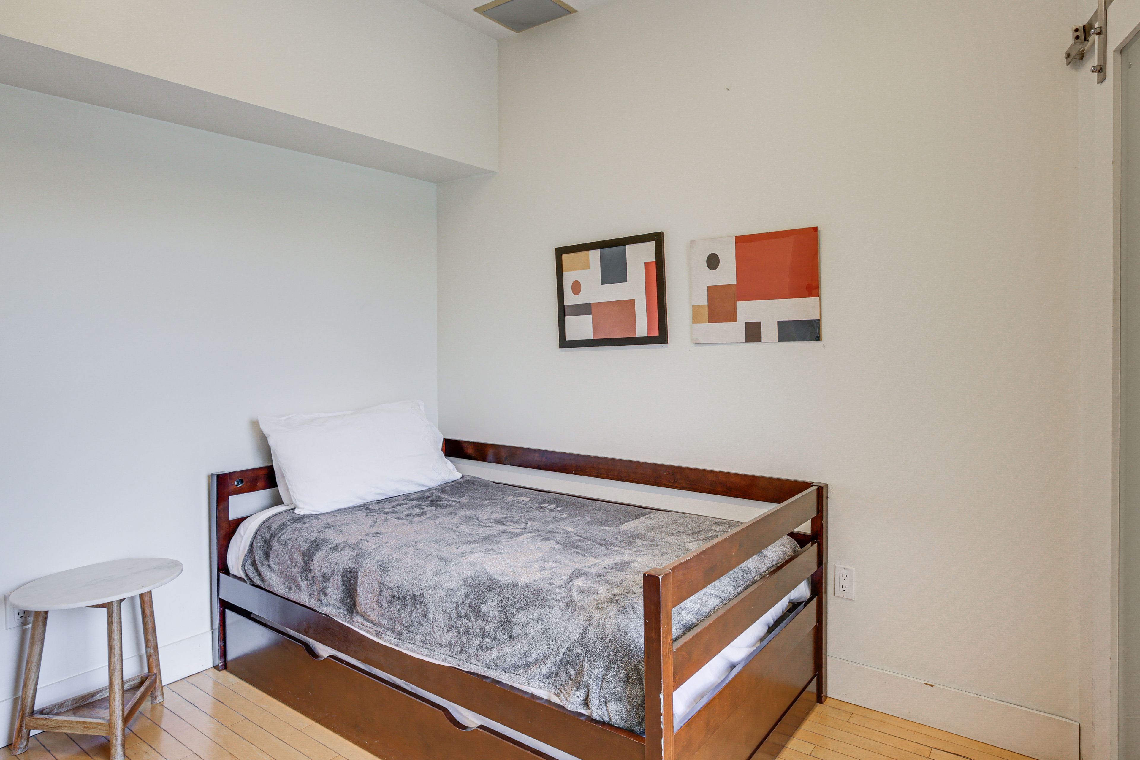 Bedroom 4 | Twin Bed w/ Twin Trundle | 4th Floor