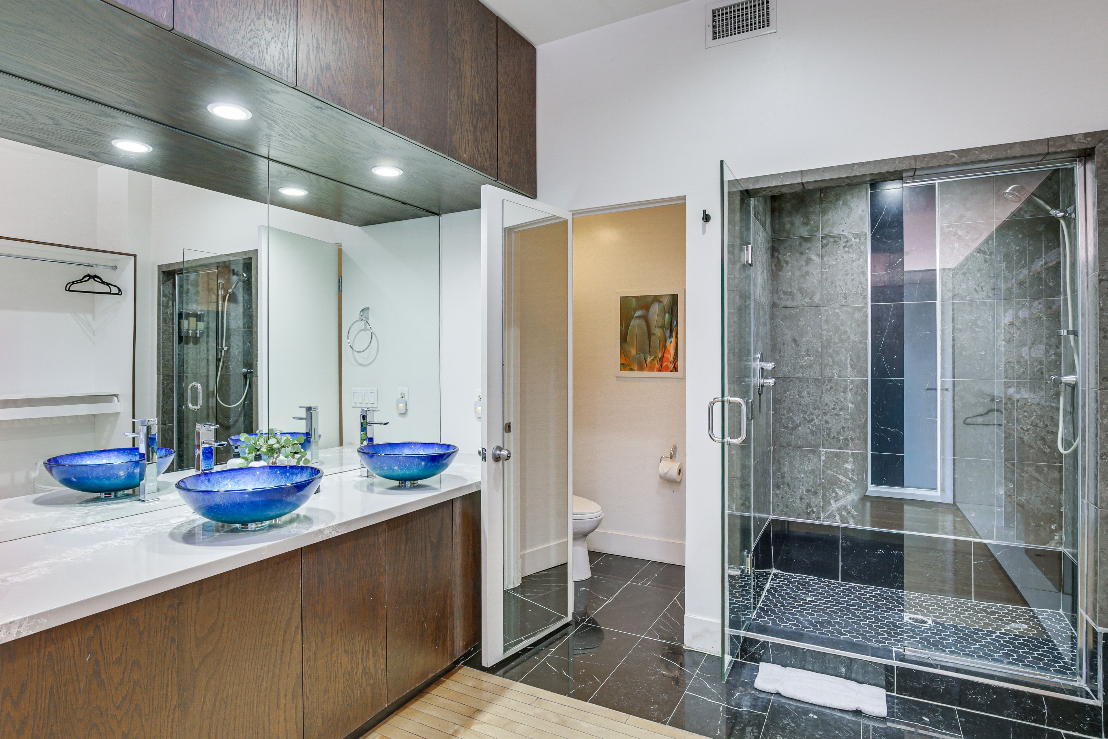 Full Bath | 3rd Floor