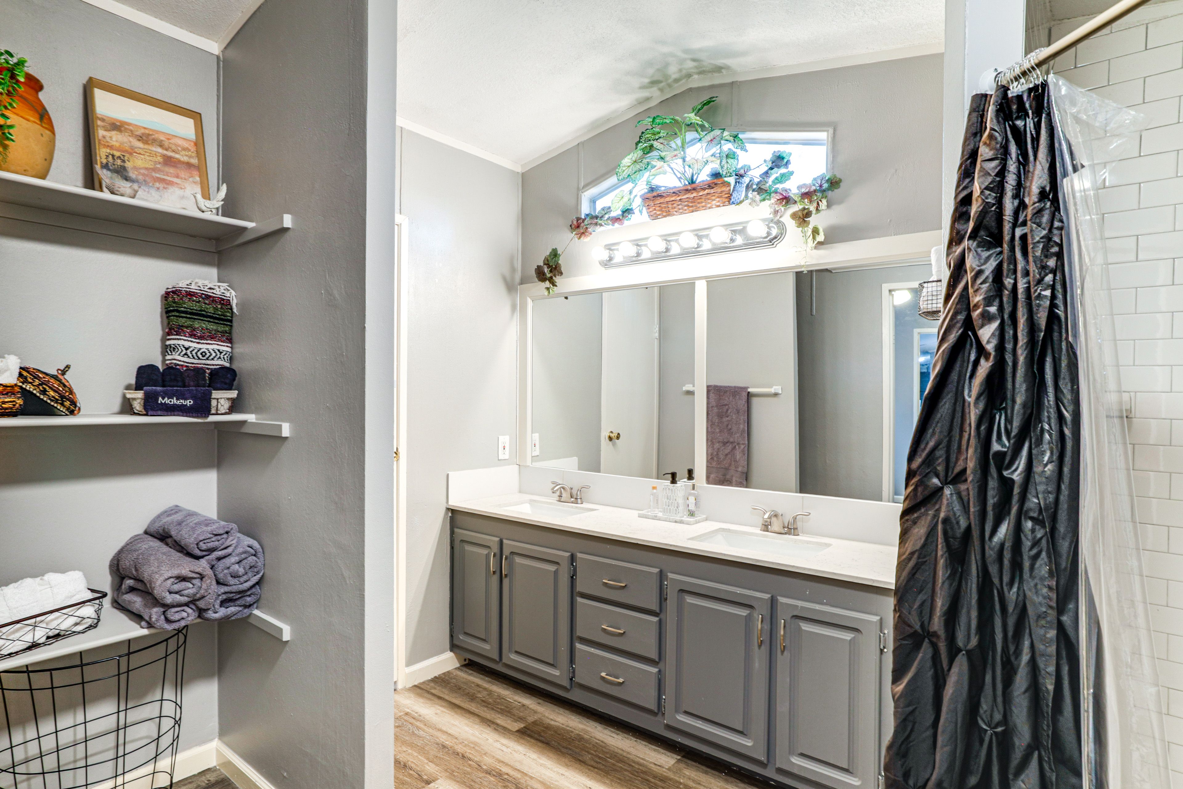 Full Bath | Towels | Hair Dryer