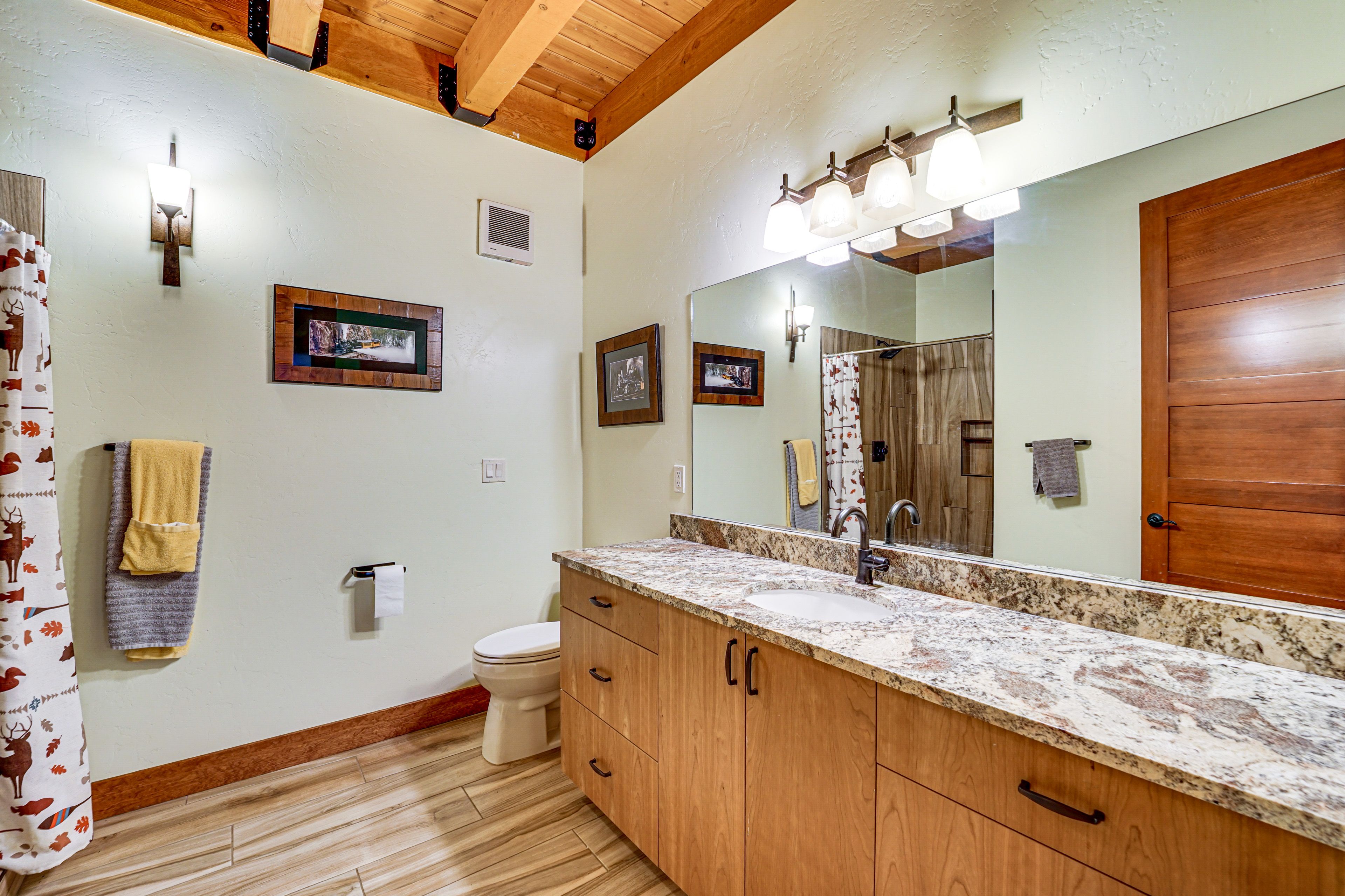 Bathroom | 1st Floor