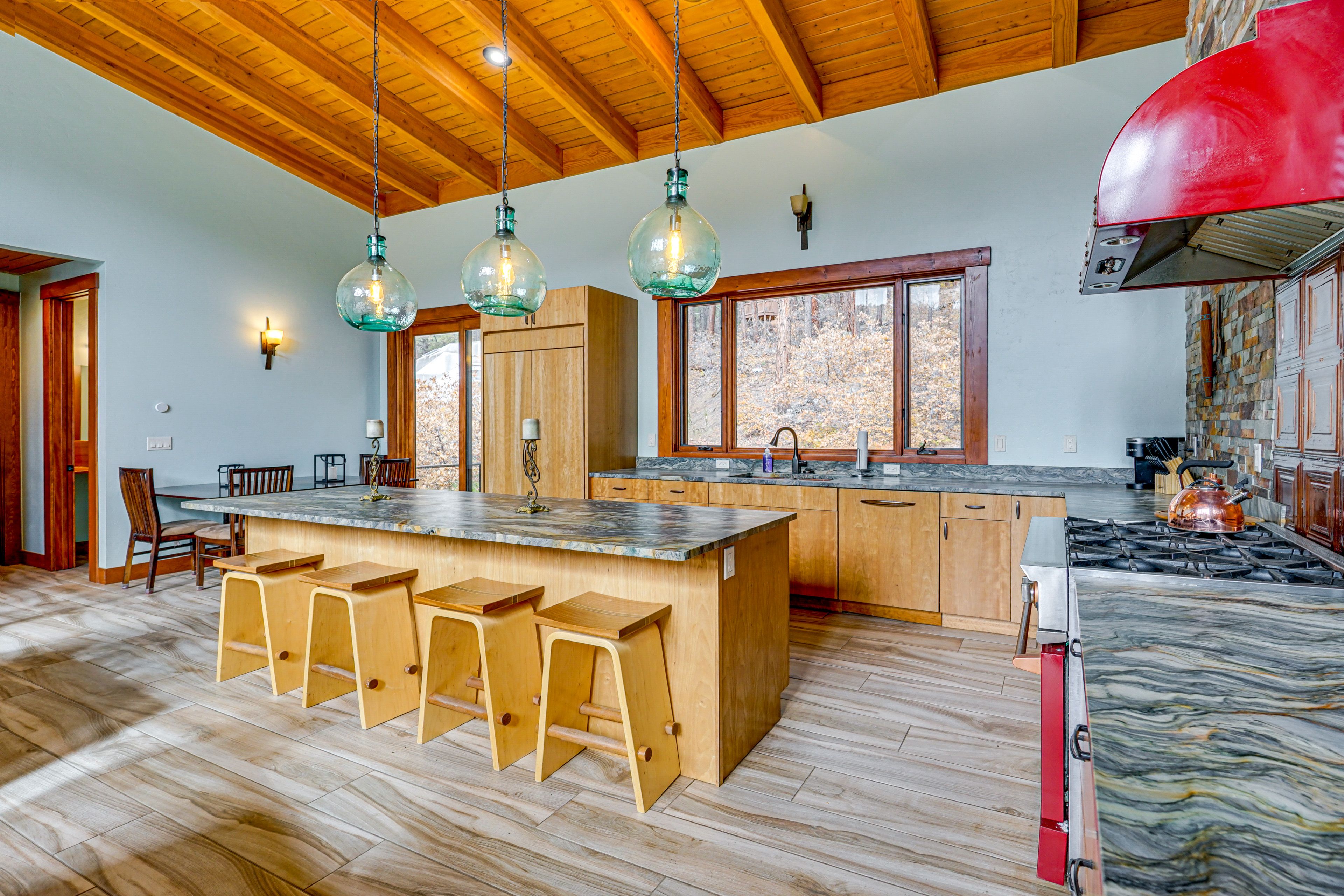 Kitchen | Breakfast Bar | 2nd Floor