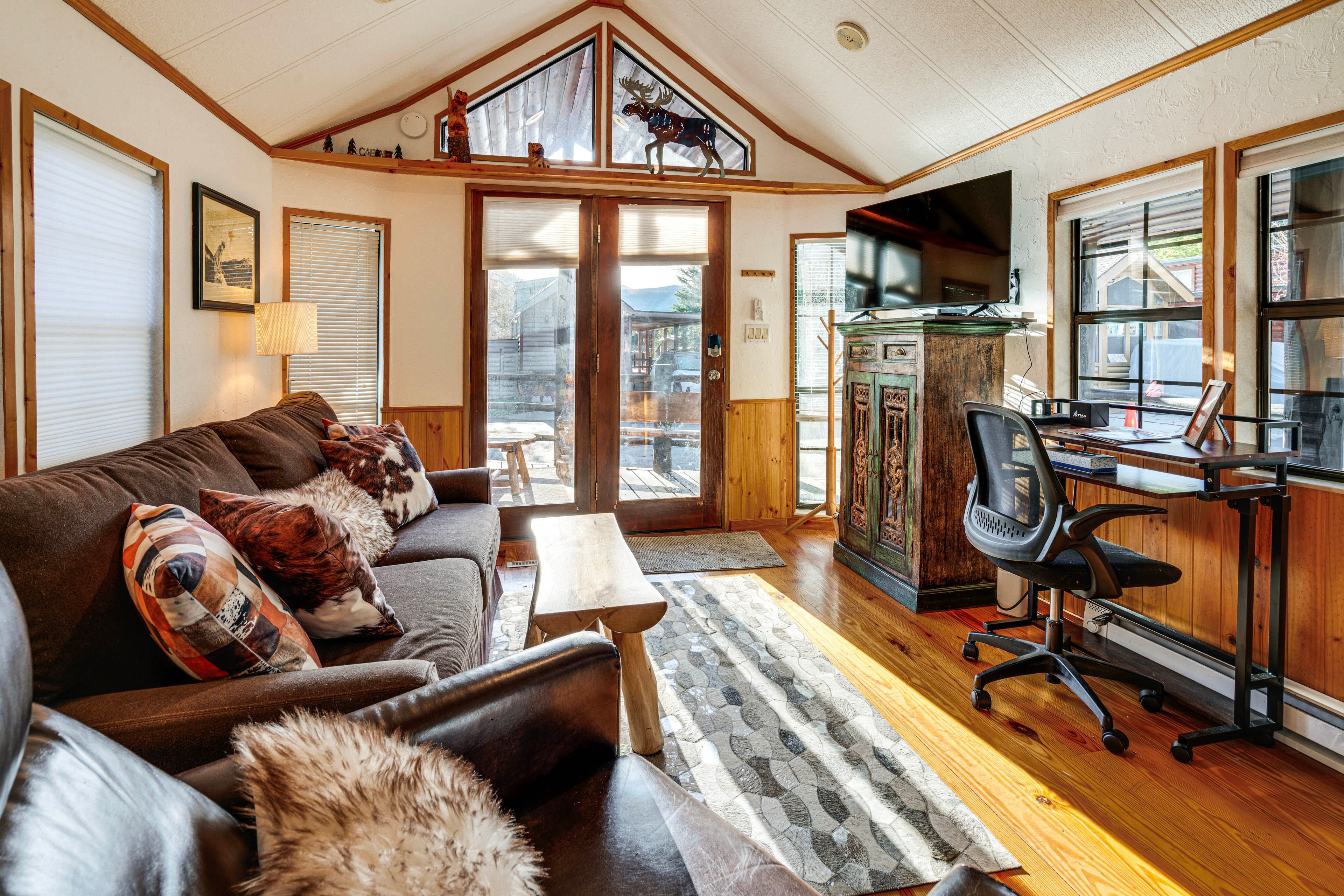 Sofa Bed I Free Wifi  I Designated Workspace