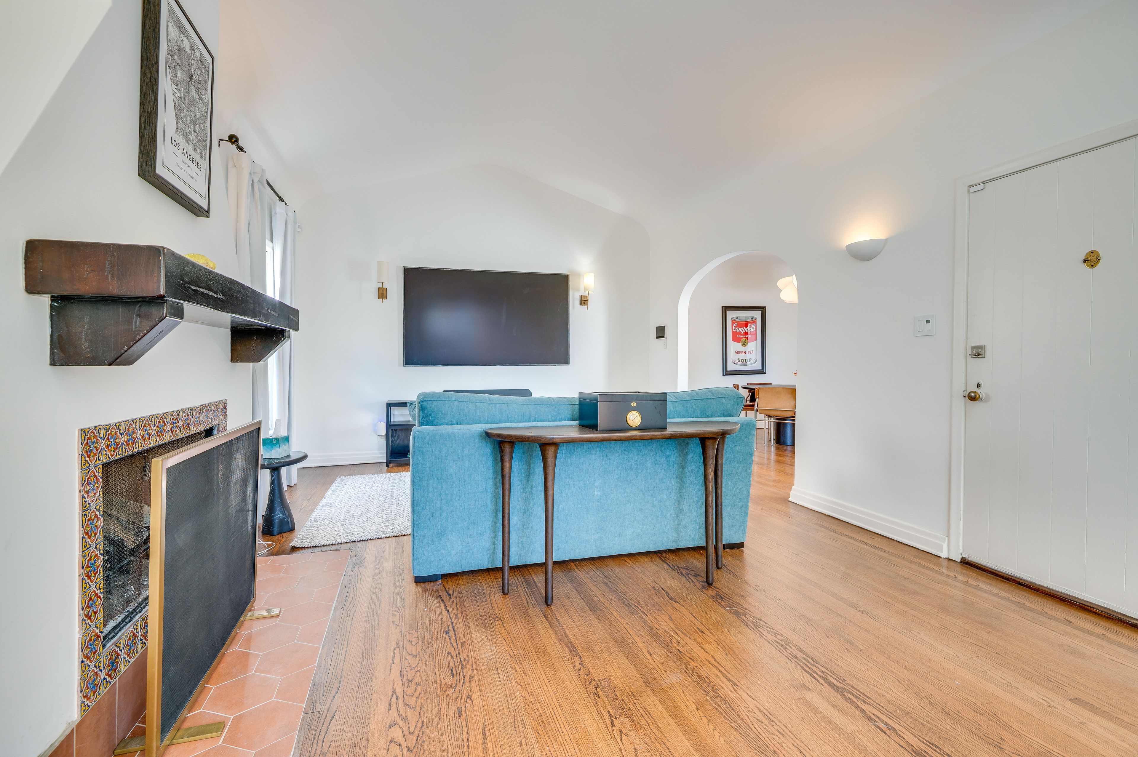 Living Room | Queen Sleeper Sofa | Free WiFi