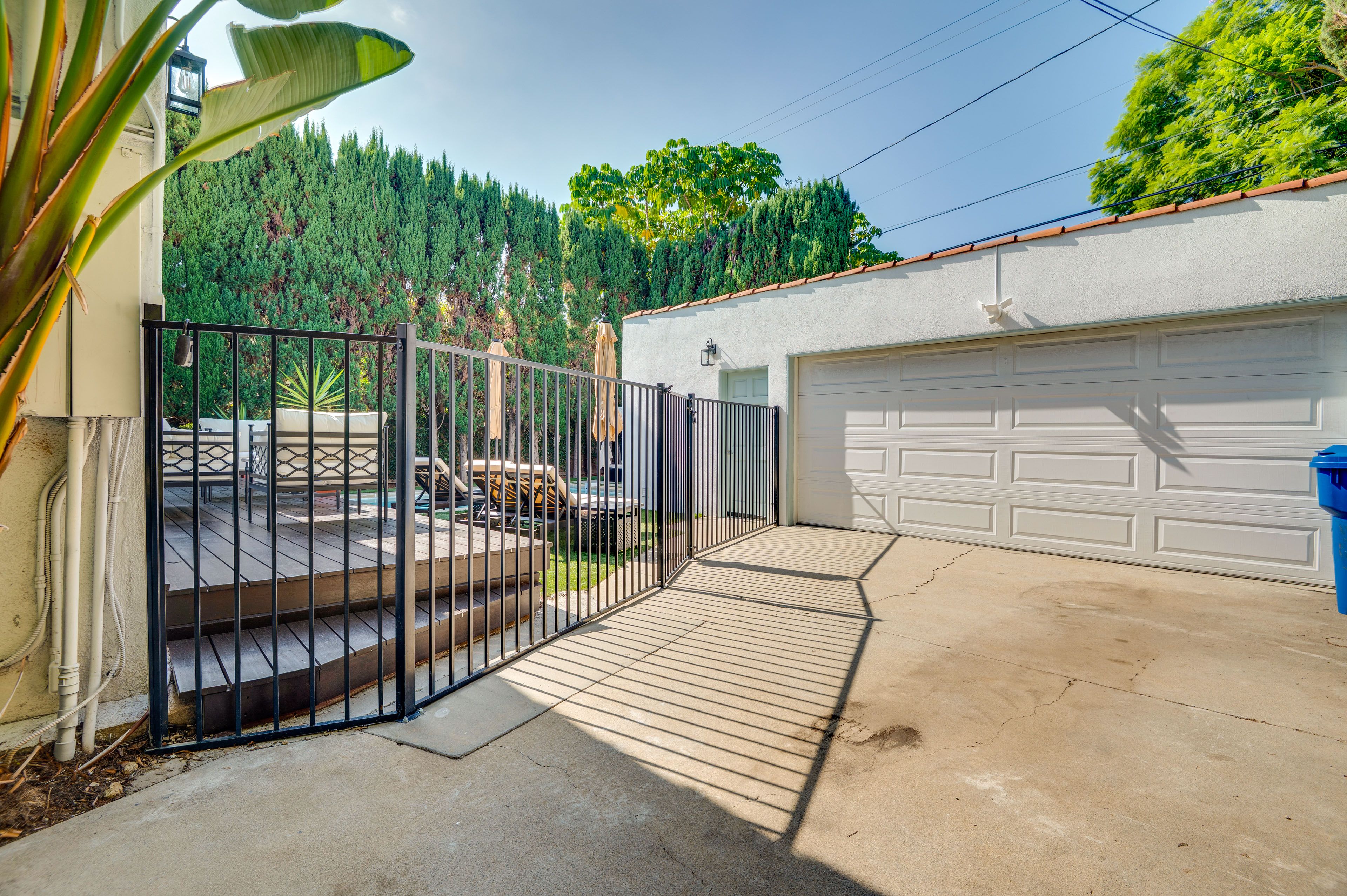 Parking | Driveway (3-4 Vehicles)