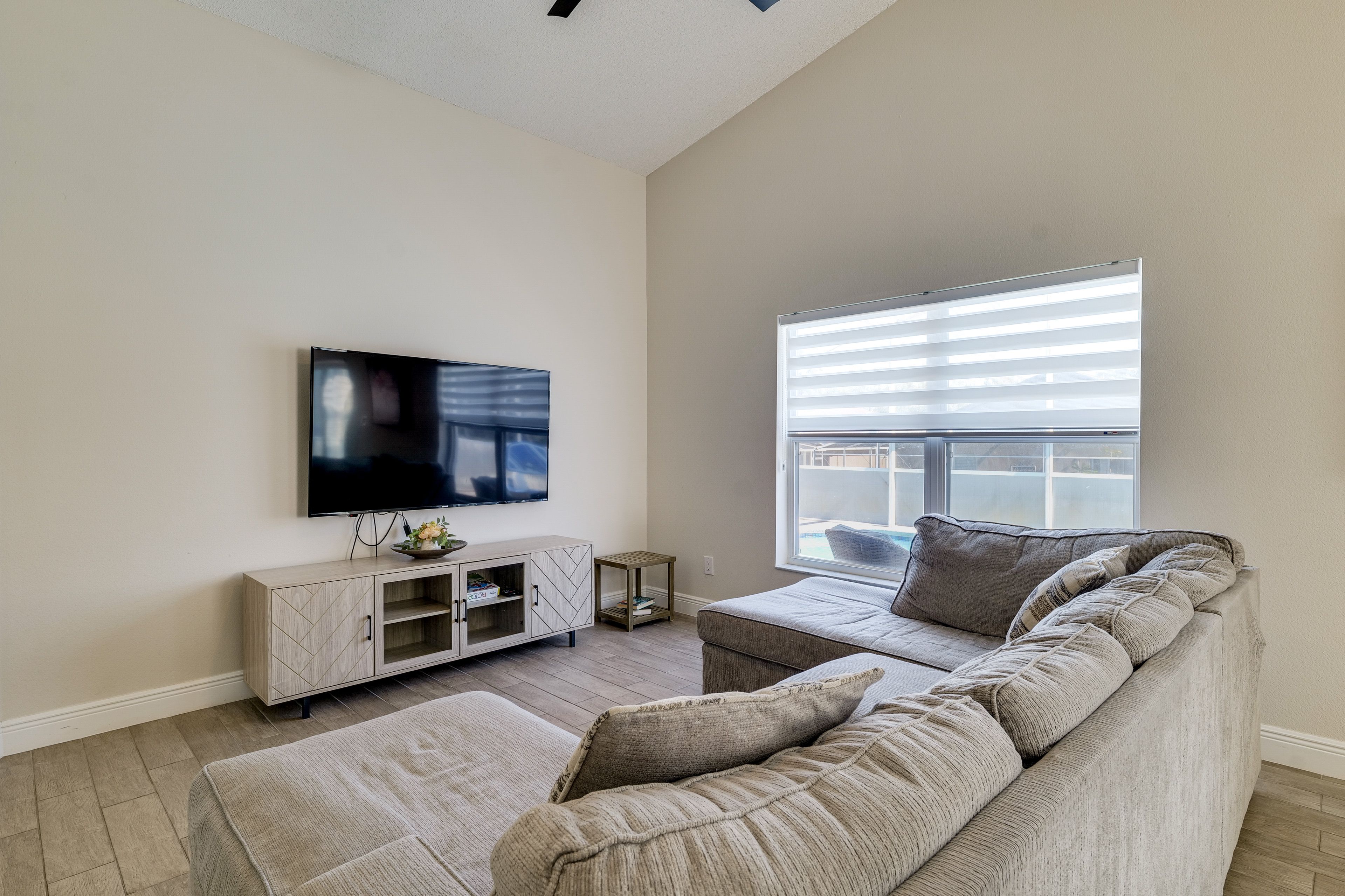 Property Interior | Central A/C & Heating | Free WiFi