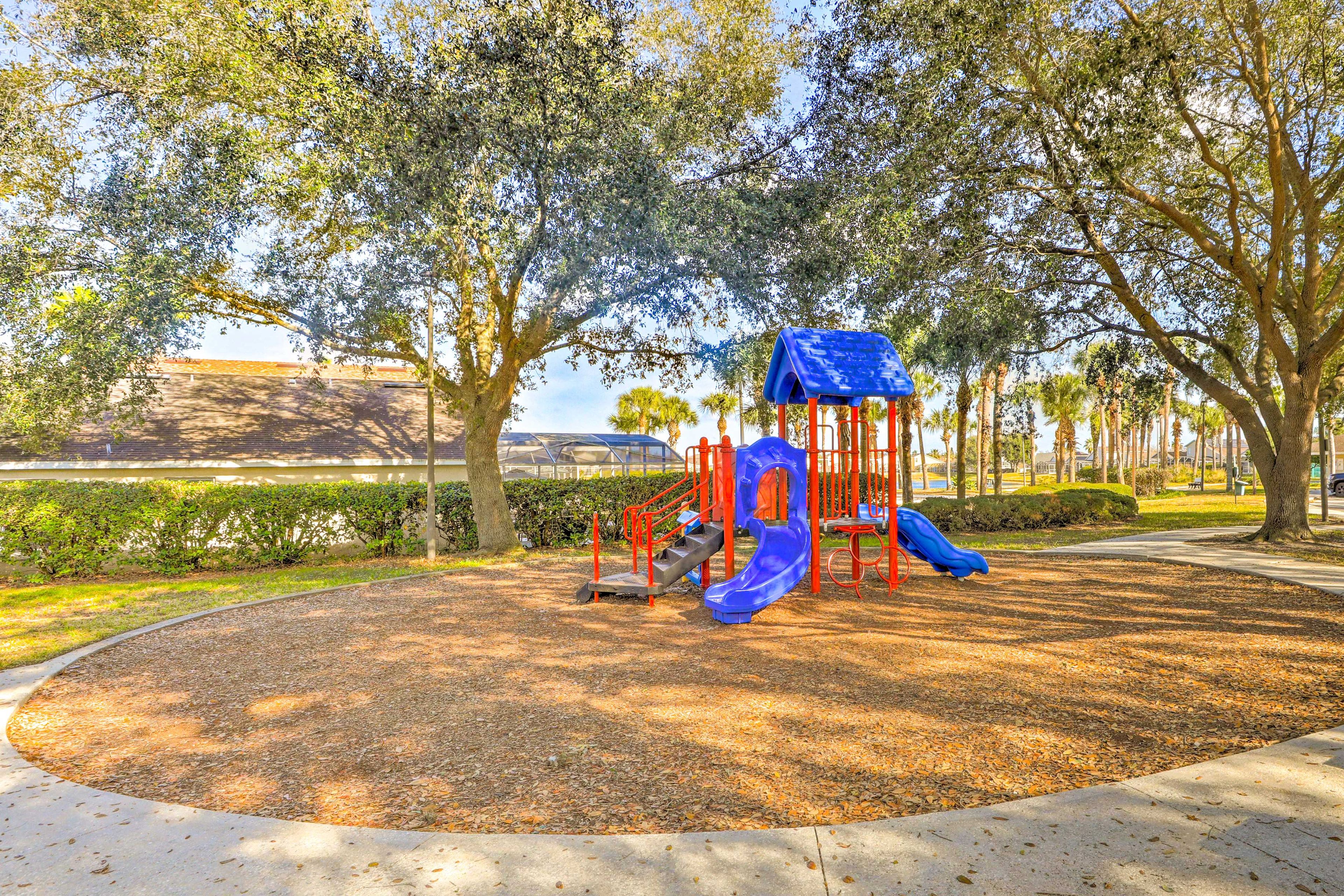 Hampton Lakes Neighborhood Amenities | Playground