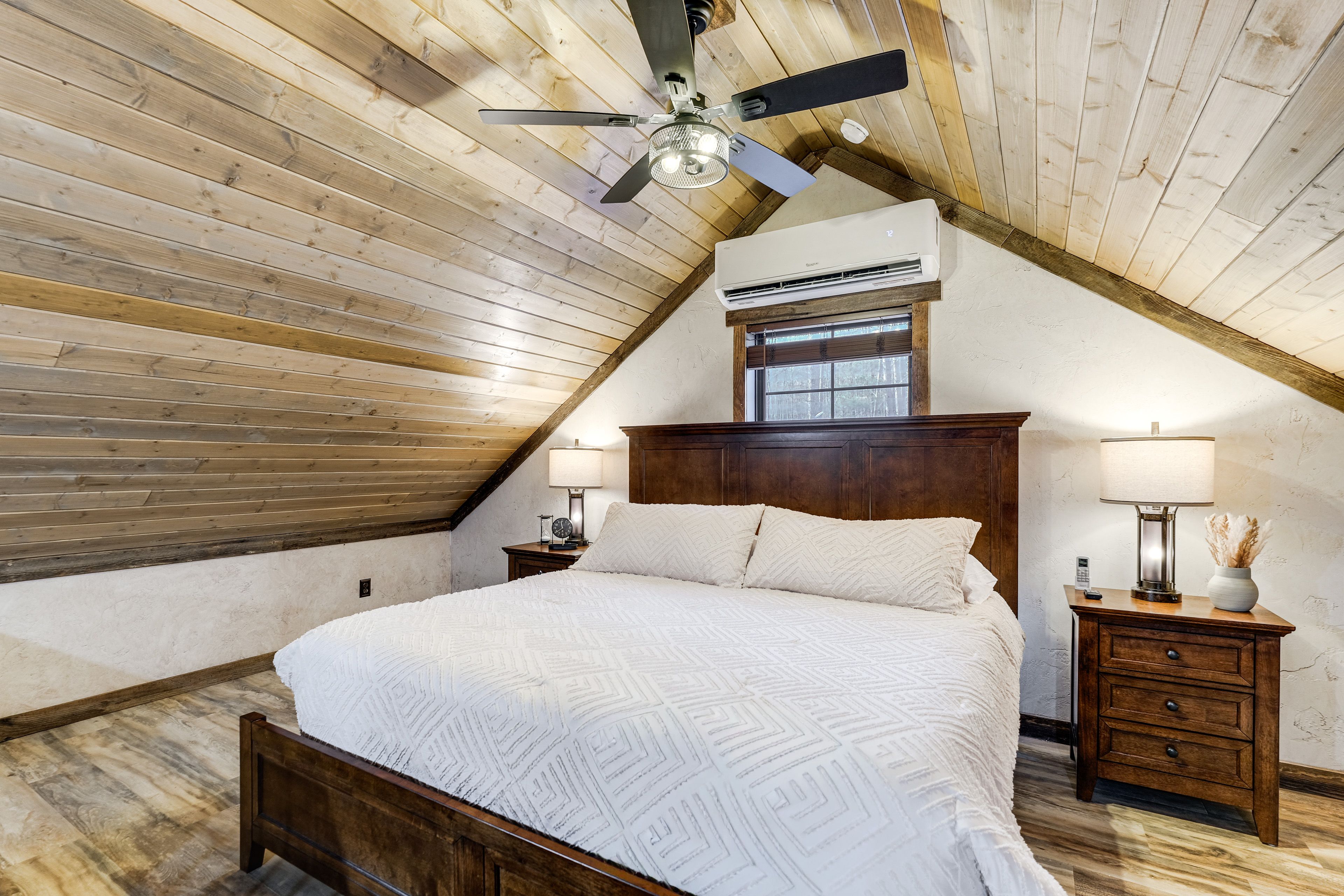 Bedroom (Loft) | 2nd Floor | King Bed