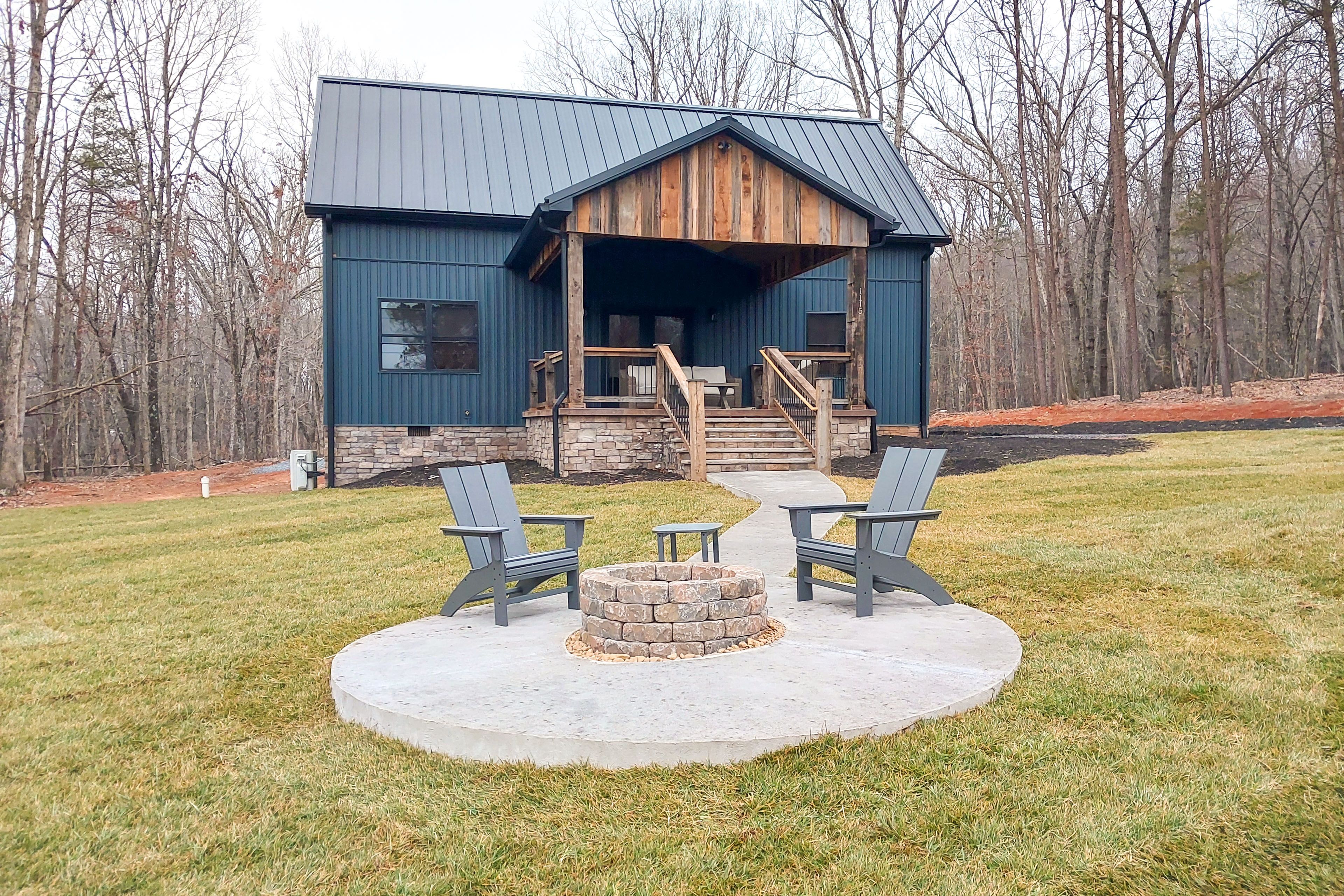 Bedford Vacation Rental | 1BR | 1BA | 1,100 Sq Ft | Stairs Required