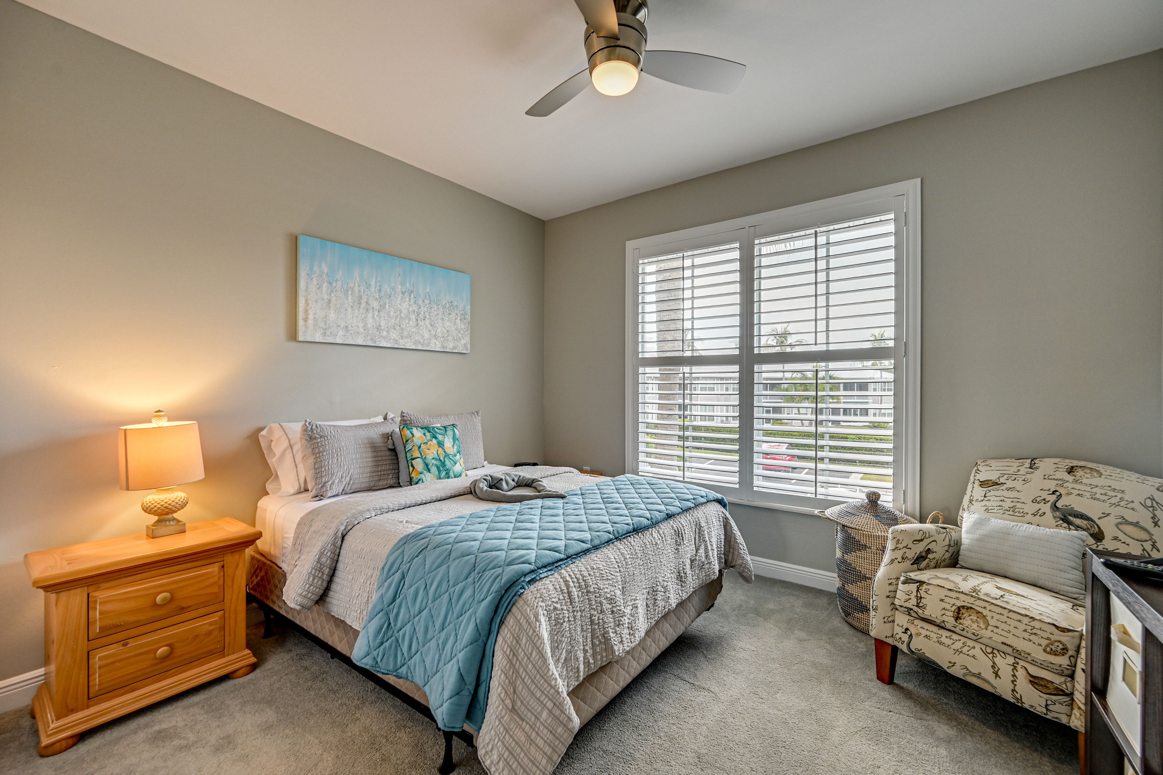 Bedroom 2 | Queen Bed