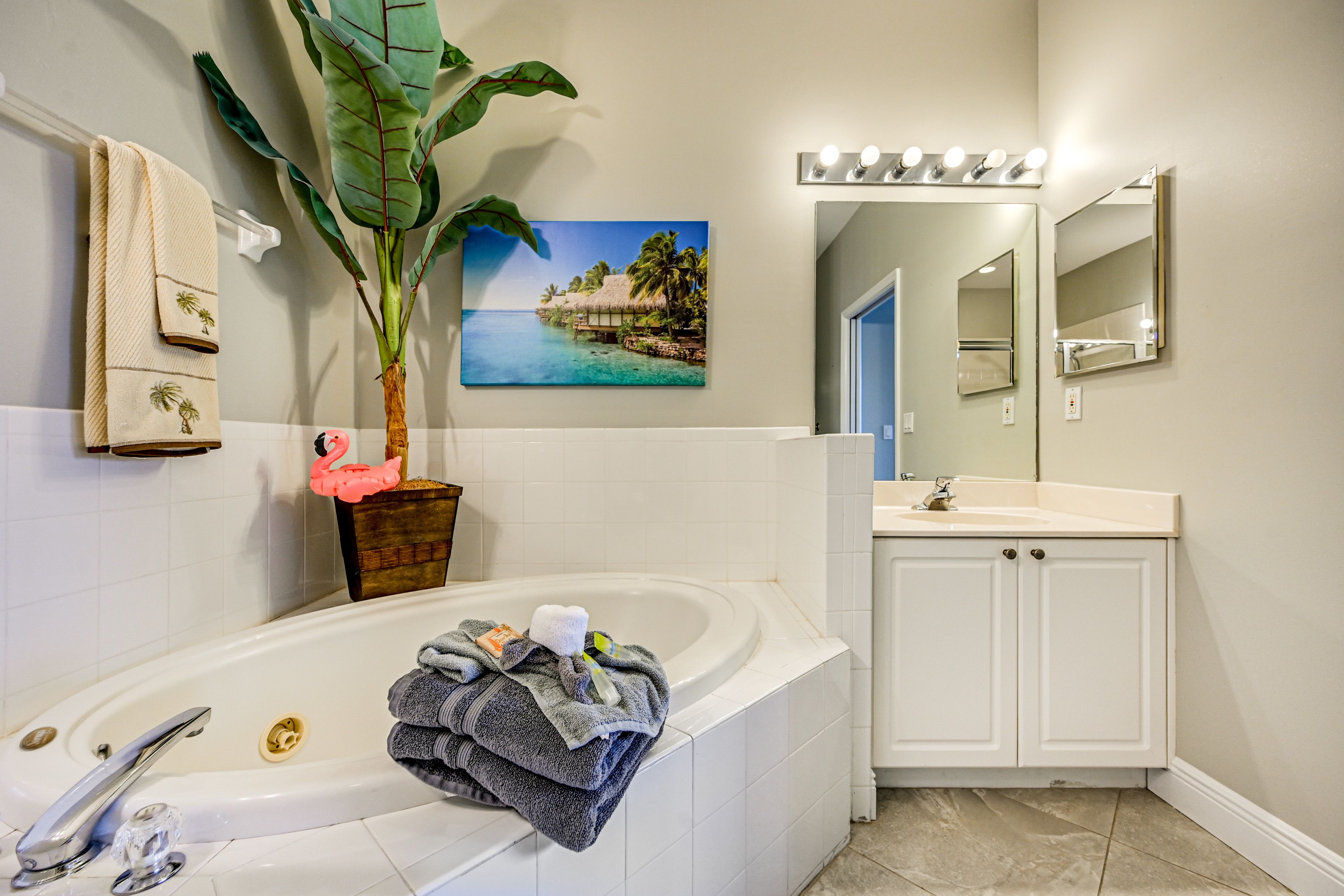 En-Suite Bathroom | Towels Provided