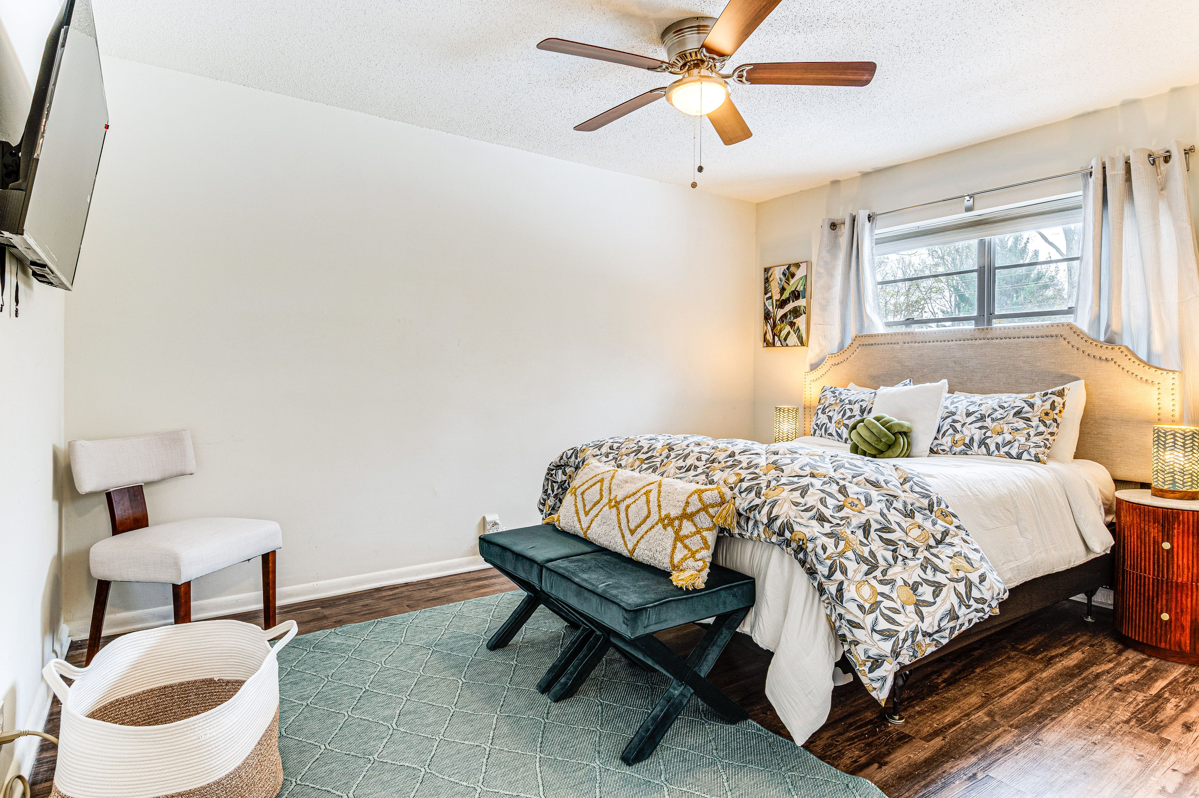 Bedroom 1 | Queen Bed | Smart TV | Linens Provided