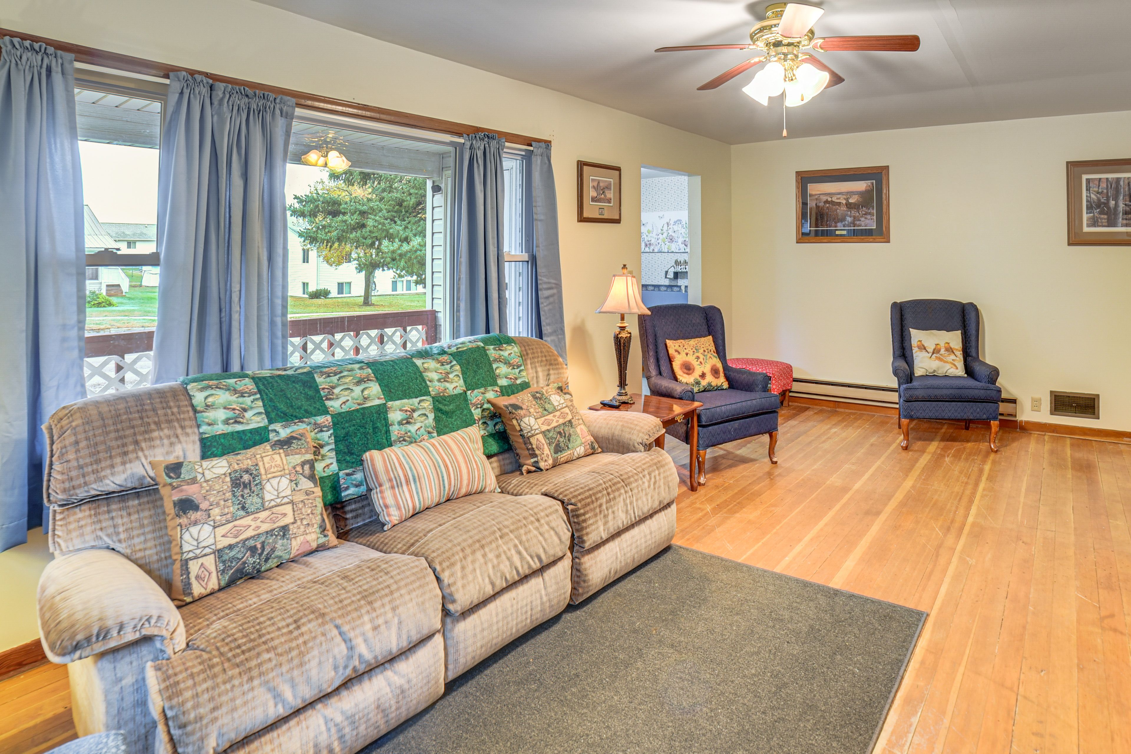 Interior | 2-Level House | In-Unit Laundry