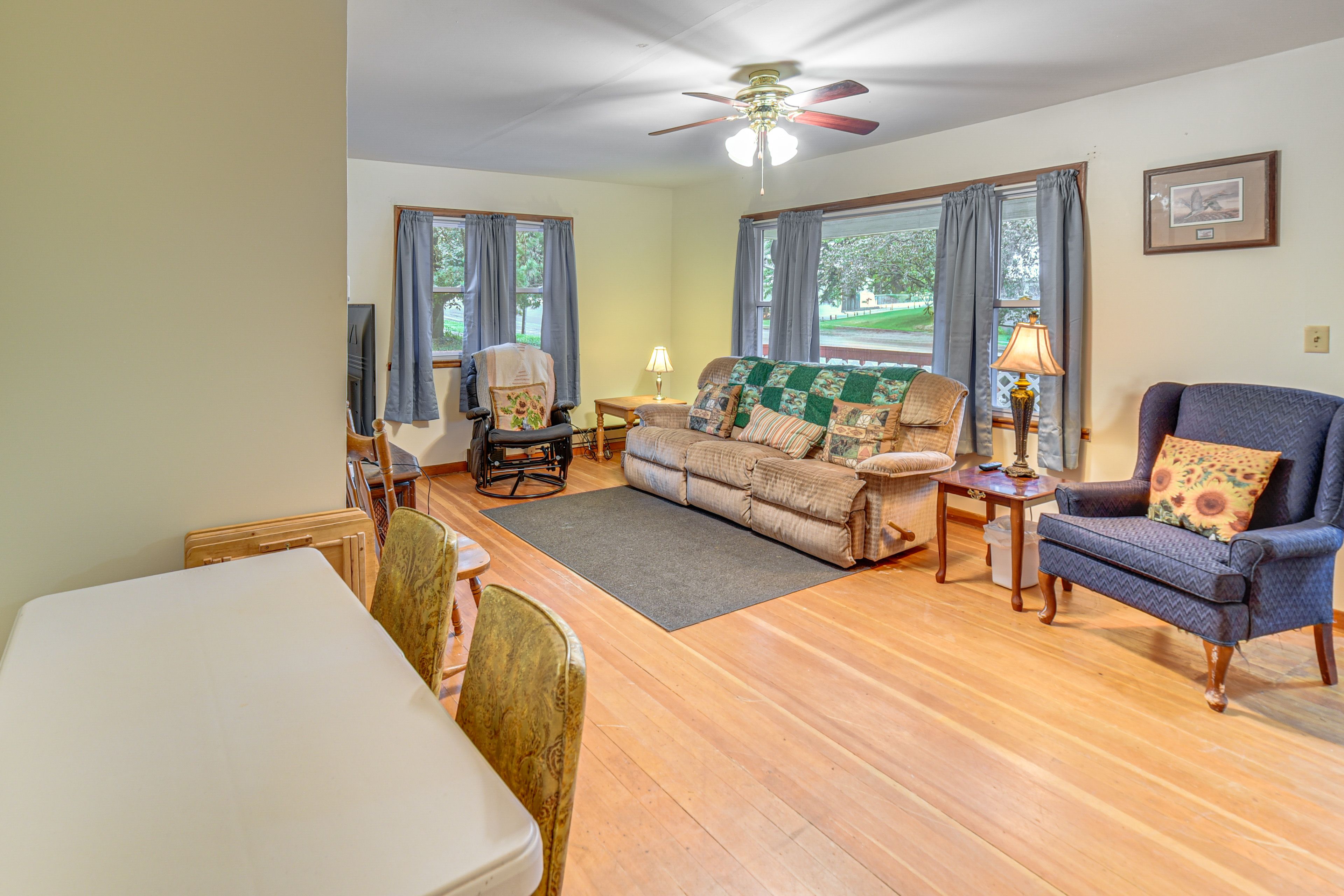 Dining Area | Main Level