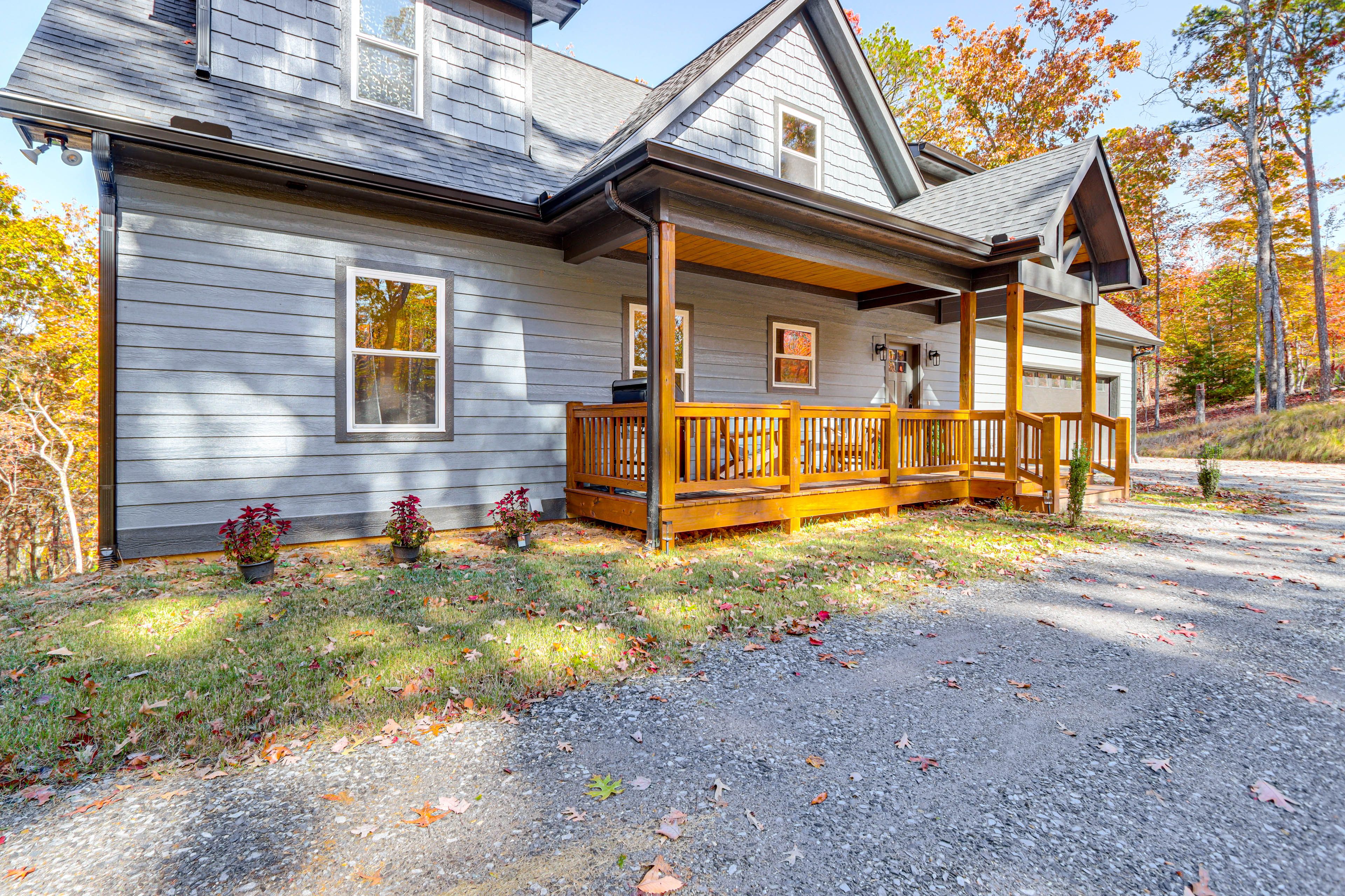 Parking | Garage (2 Vehicles) | Driveway (4 Vehicles)