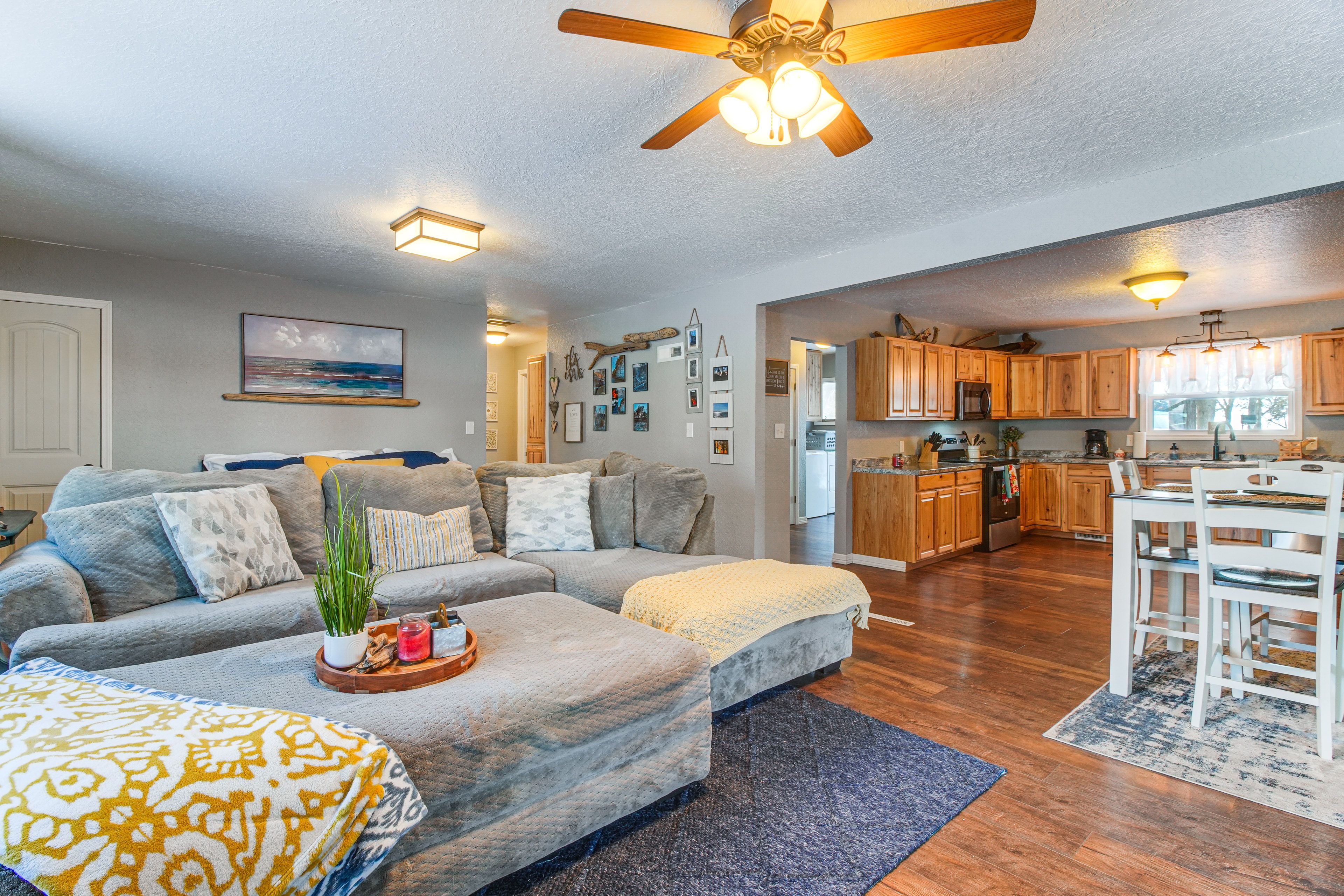 Grove Vacation Rental | 2BR | 1.5BA | 1,500 Sq Ft