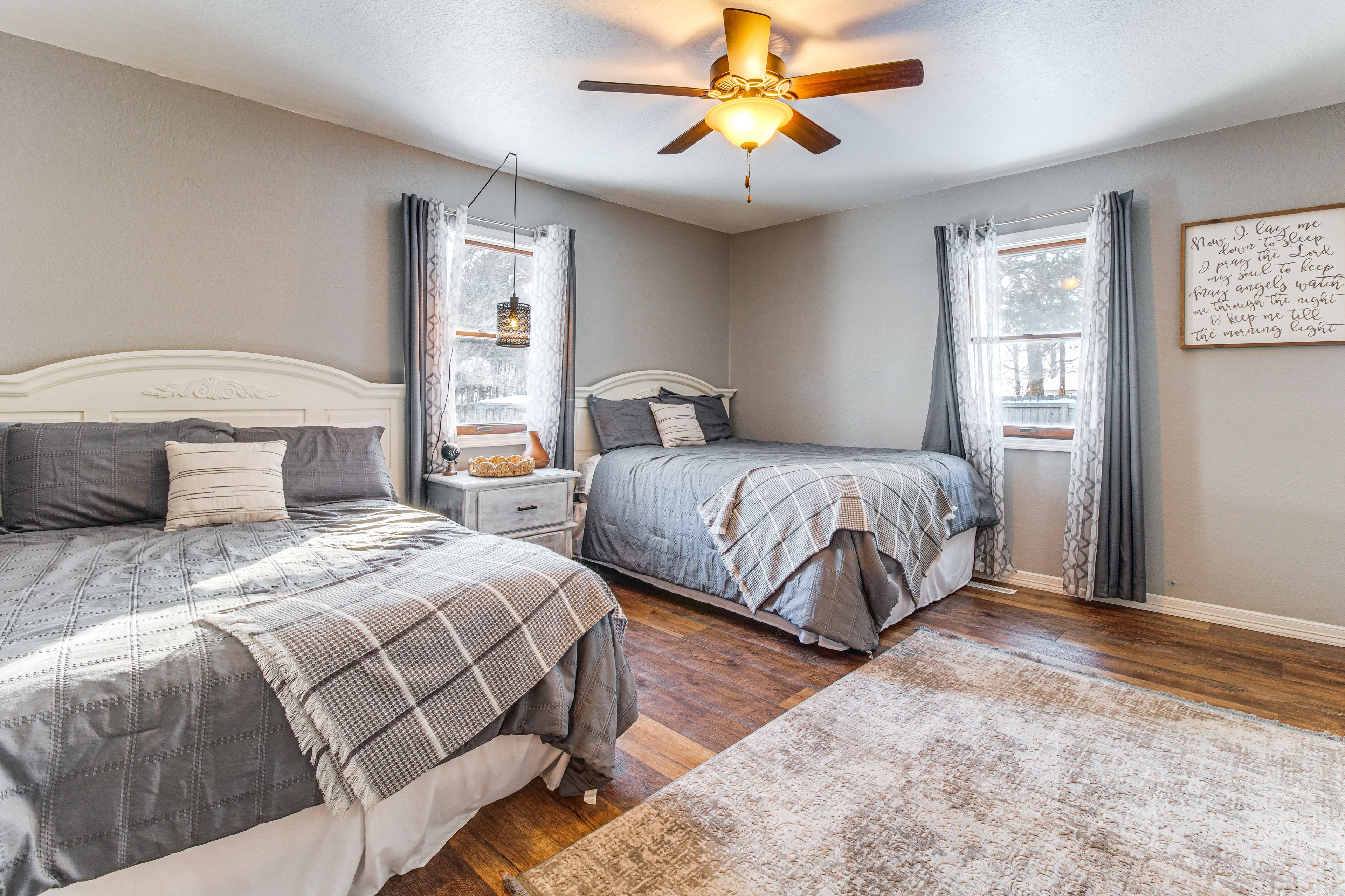 Bedroom 2 | Queen Bed | Full Bed