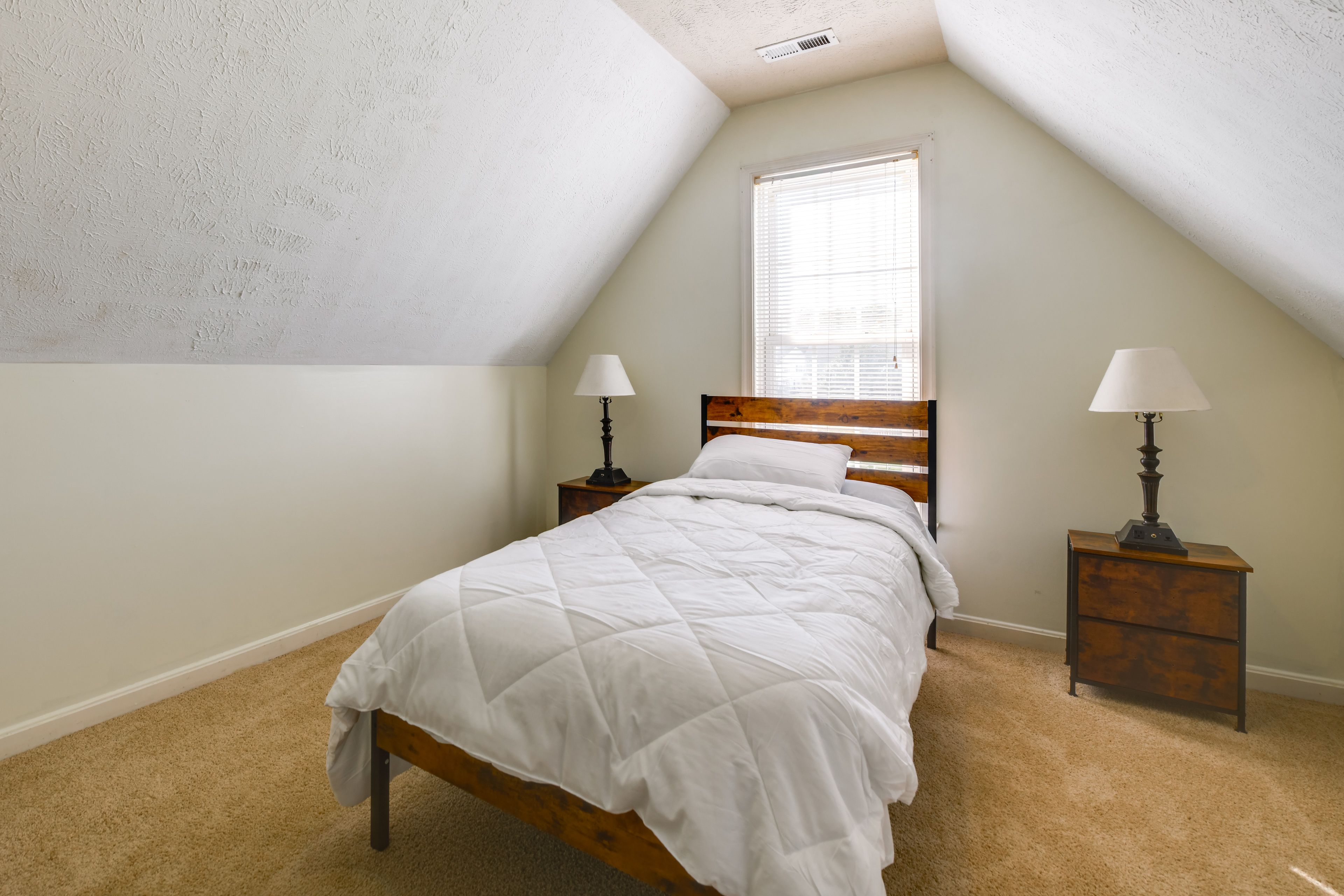 Bedroom 4 | 2nd Floor | Twin Bed