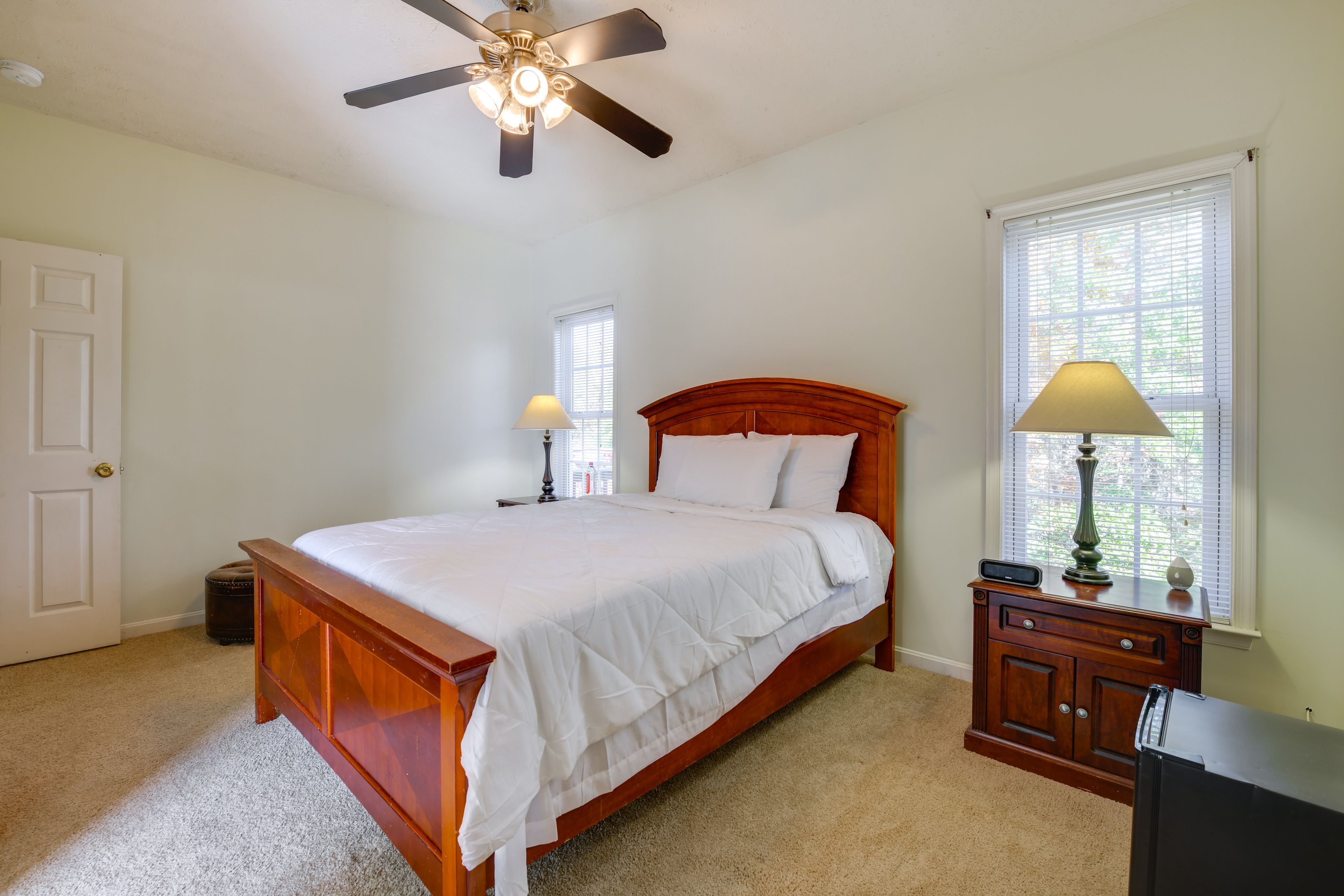 Bedroom 1 | 1st Floor | Queen Bed | Linens Provided