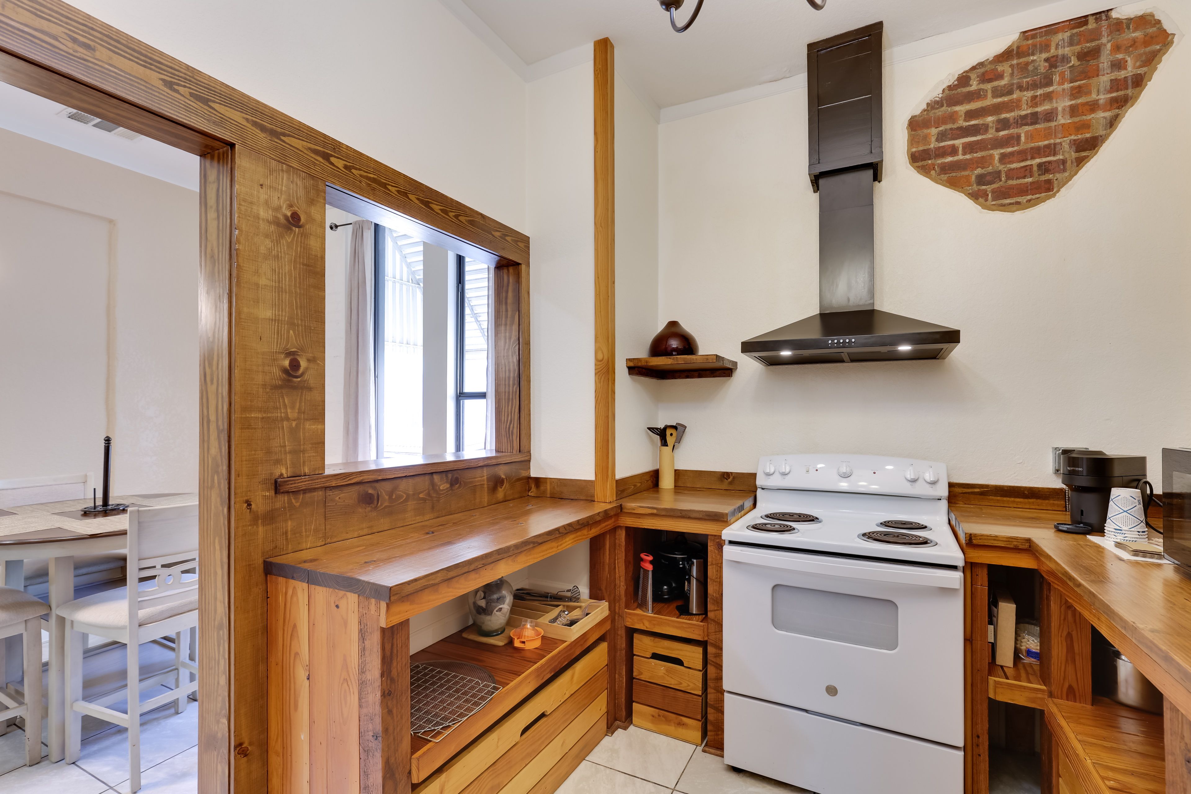 Marshall Vacation Rental | Studio | 1BA | 980 Sq Ft | Step-Free Access