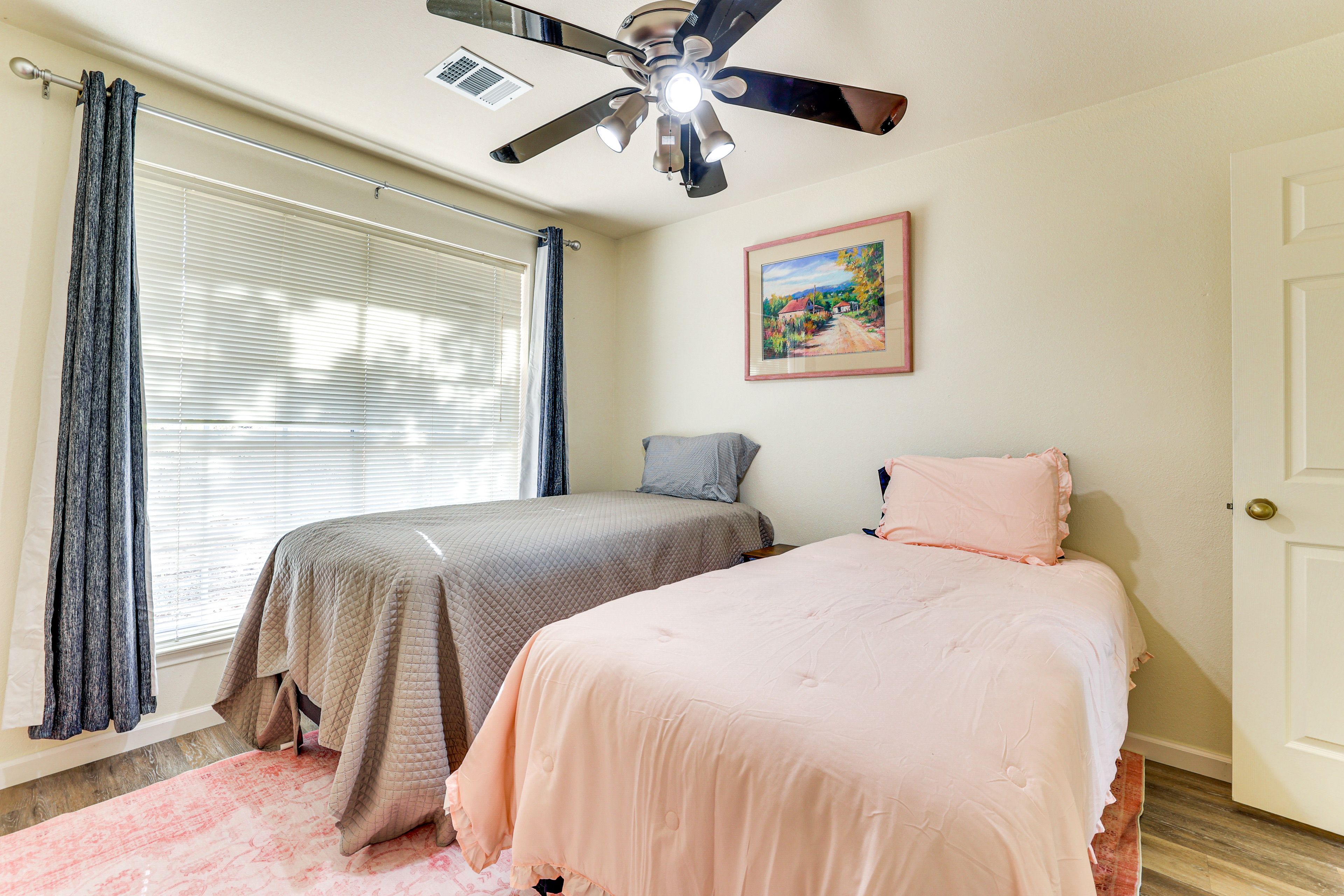 Bedroom 2 | 2 Twin Beds