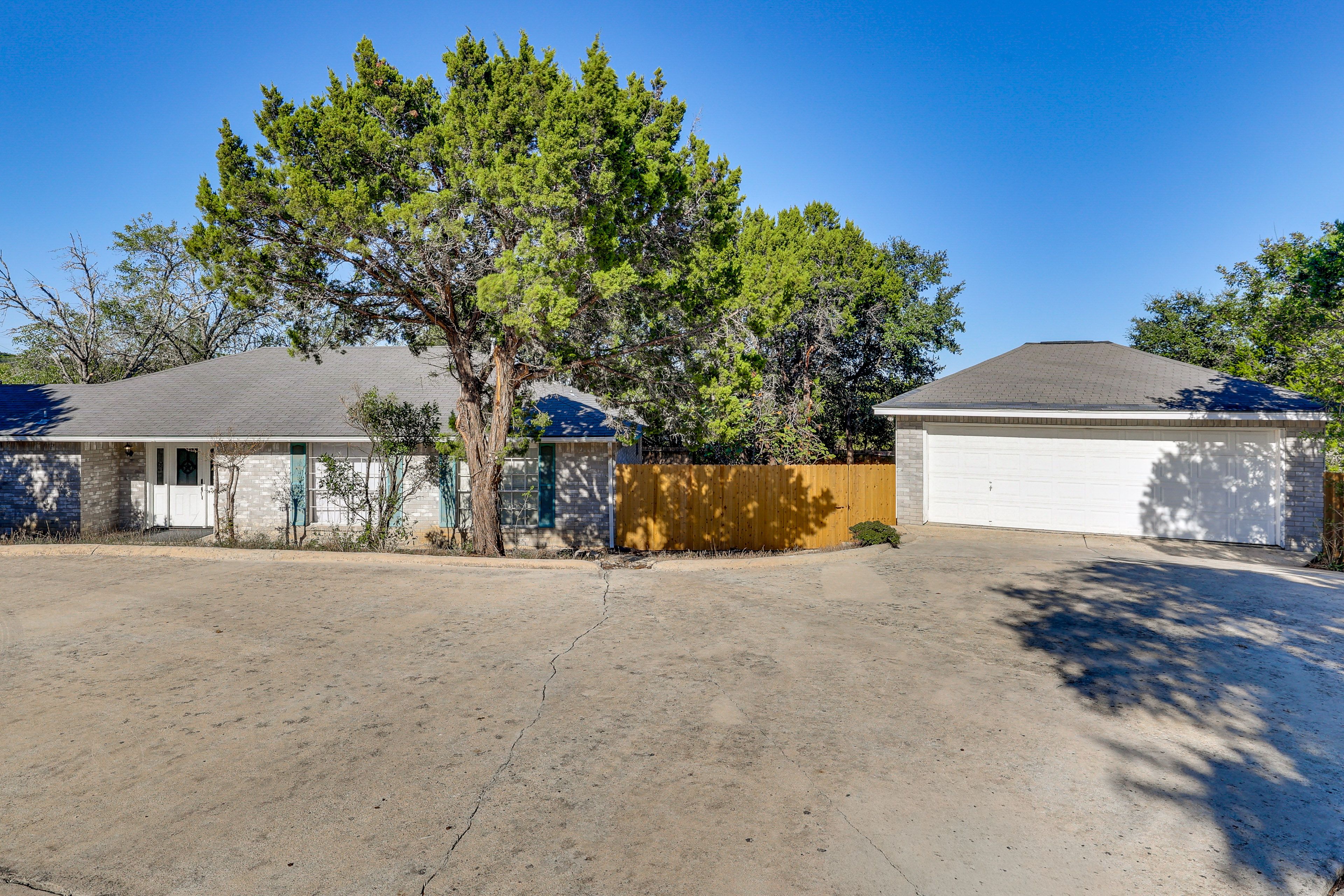 Parking | Driveway (8 Vehicles) | RV/Trailer Parking | Garage Unavailable