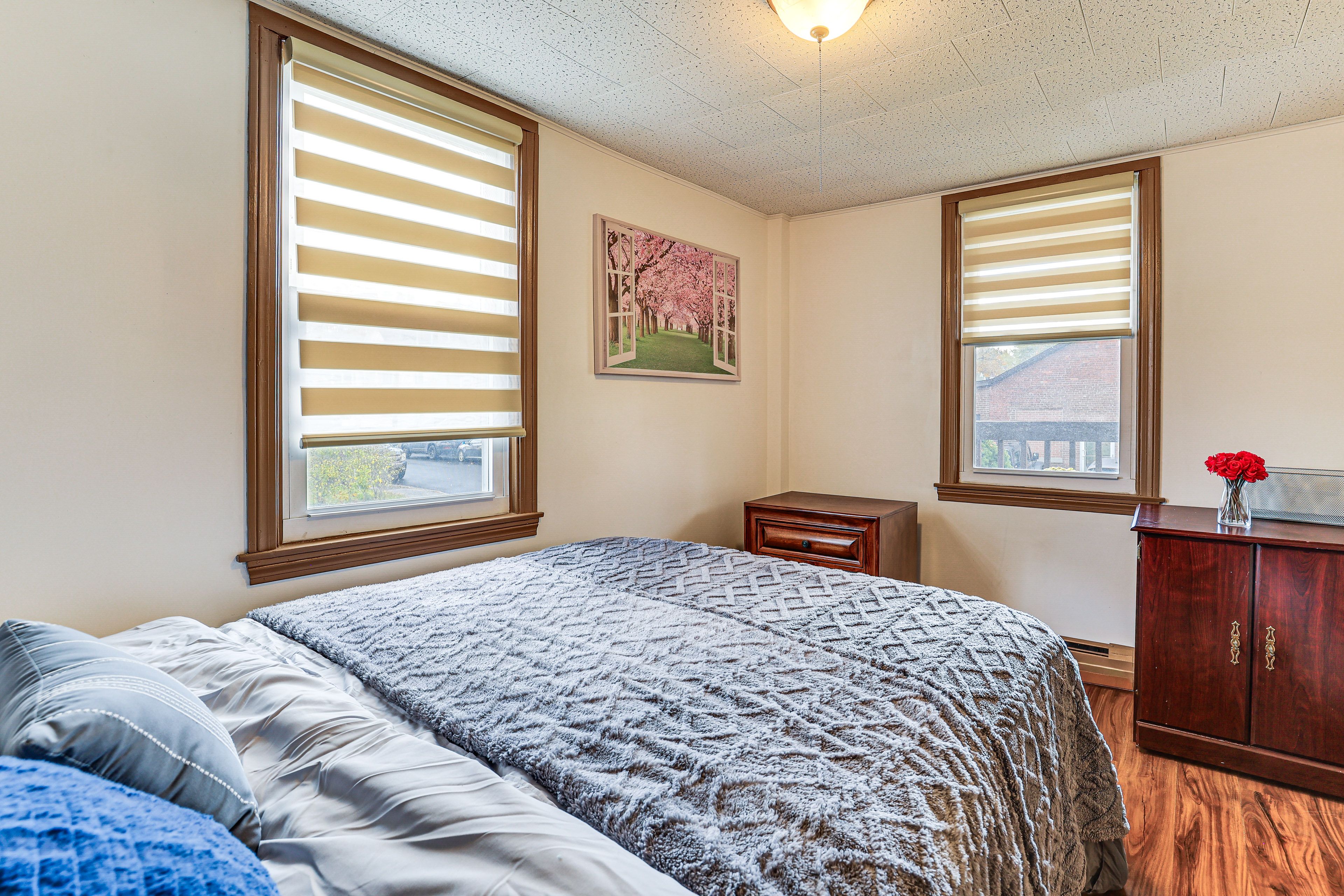 Bedroom 2 | 1st Floor | Queen Bed