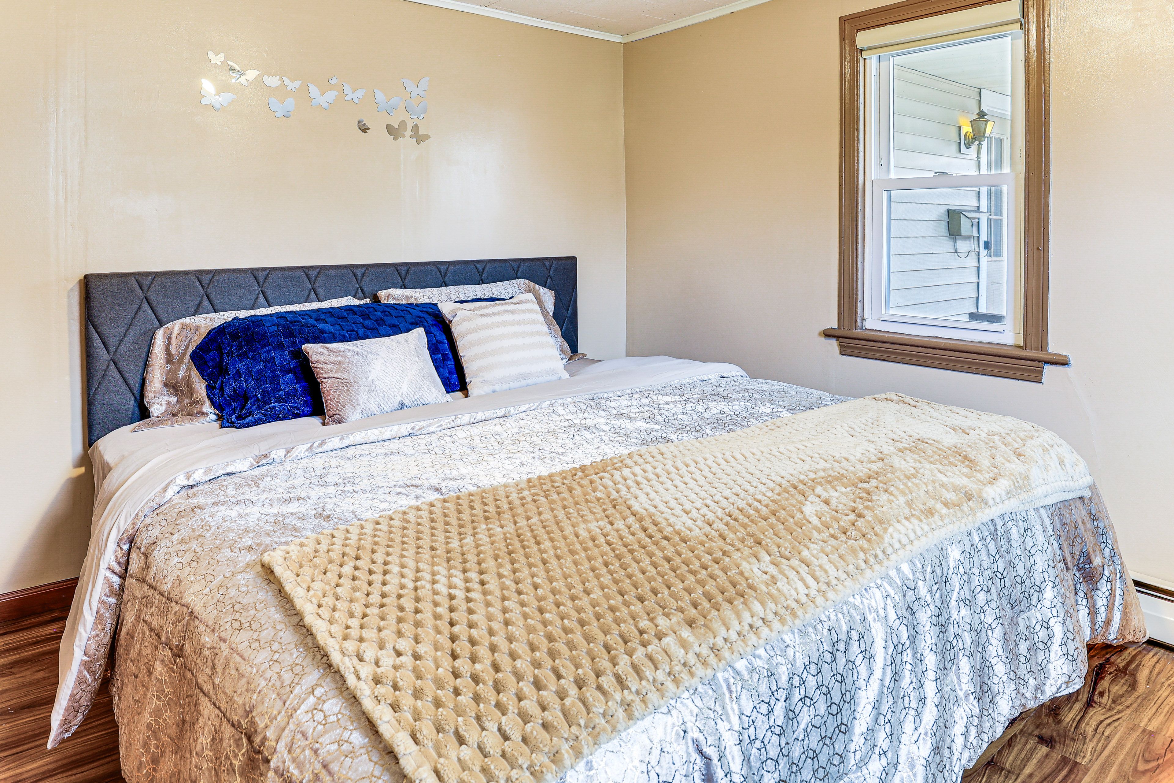 Bedroom 1 | 1st Floor | King Bed | Linens Provided