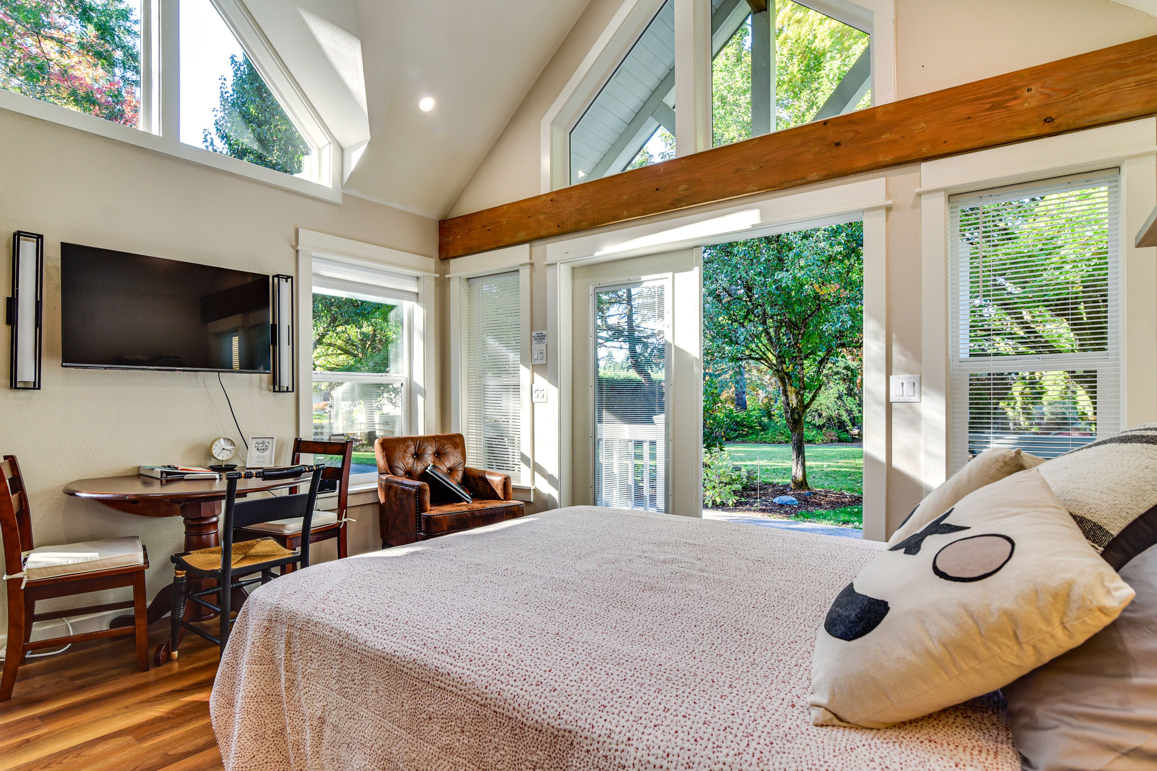 Studio | Queen Bed | Single-Story Unit